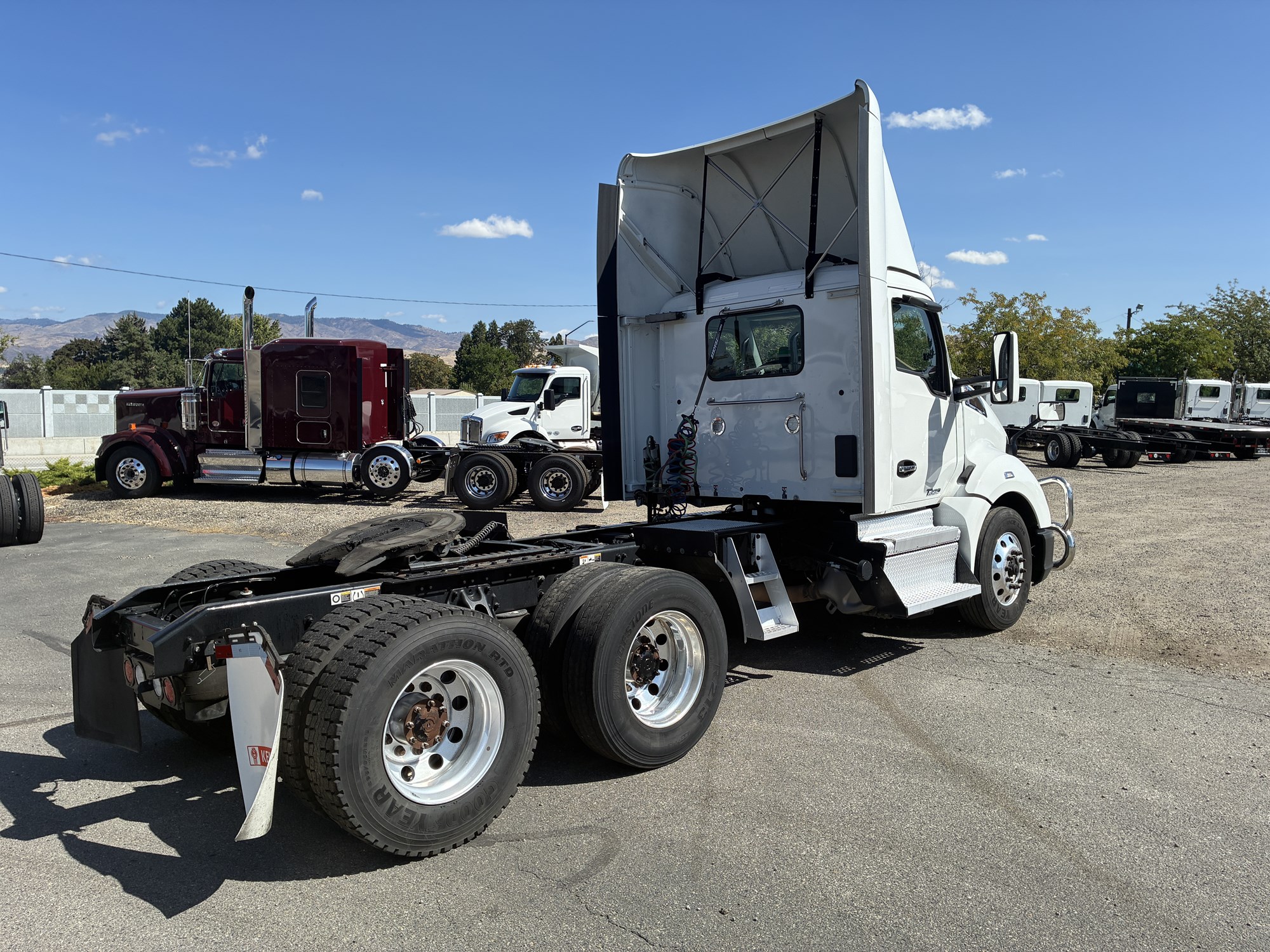 2021 Kenworth T680 2021 Kenworth T680 - image 5 of 6