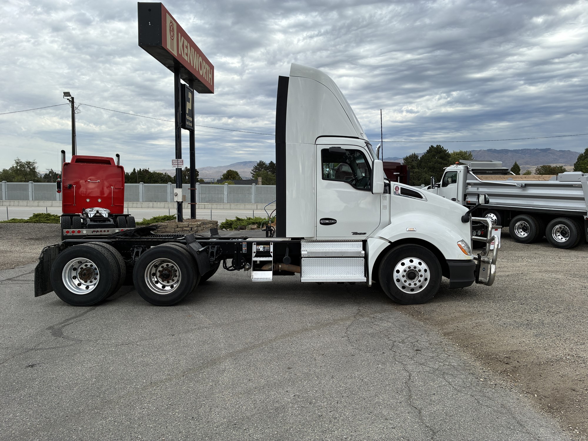 2021 Kenworth T680 - image 6 of 6