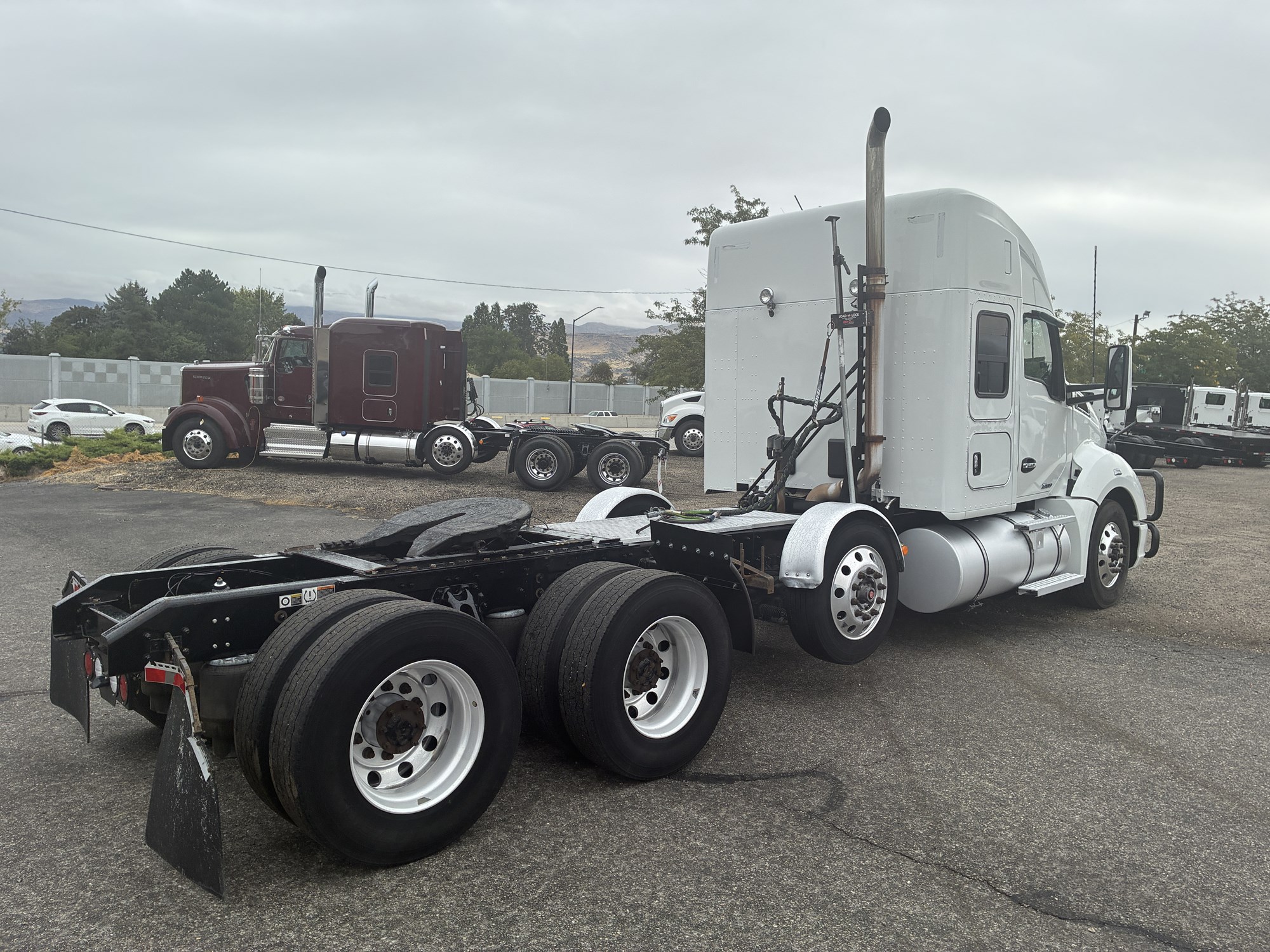 2021 Kenworth T680 2021 Kenworth T680 - image 5 of 6