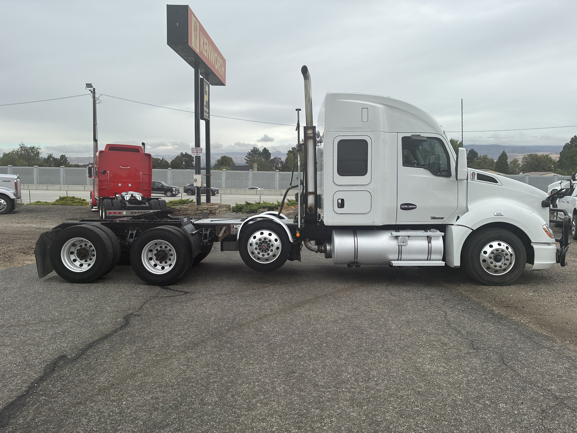 2021 Kenworth T680 2021 Kenworth T680 - image 6 of 6