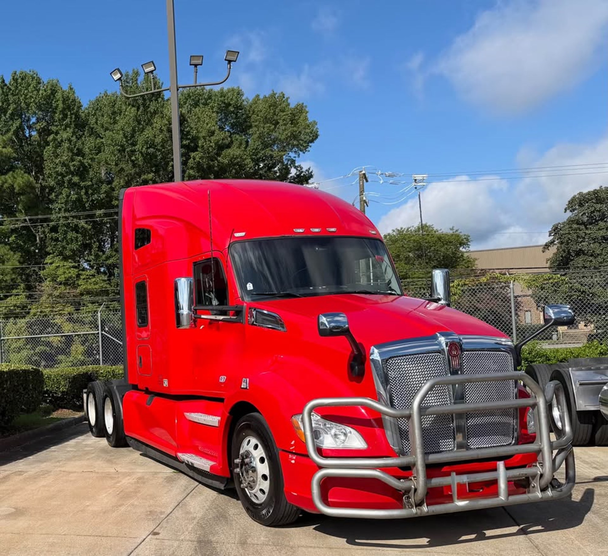 2022 Kenworth T680 2022 Kenworth T680 - image 3 of 6