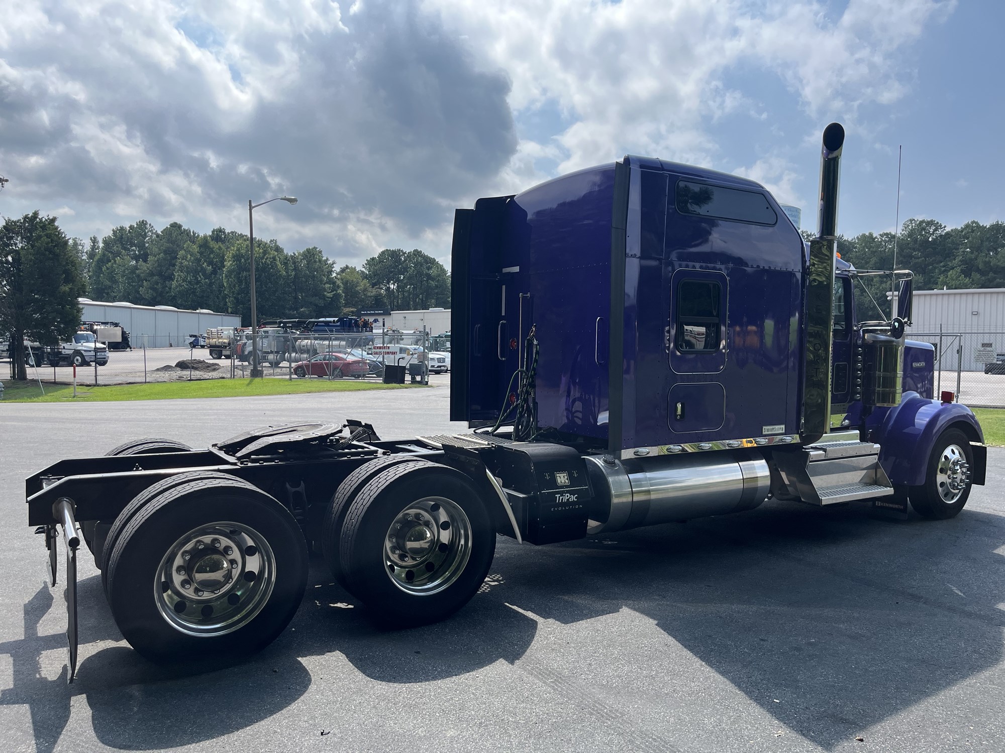 2022 Kenworth W900 2022 Kenworth W900 - image 4 of 6