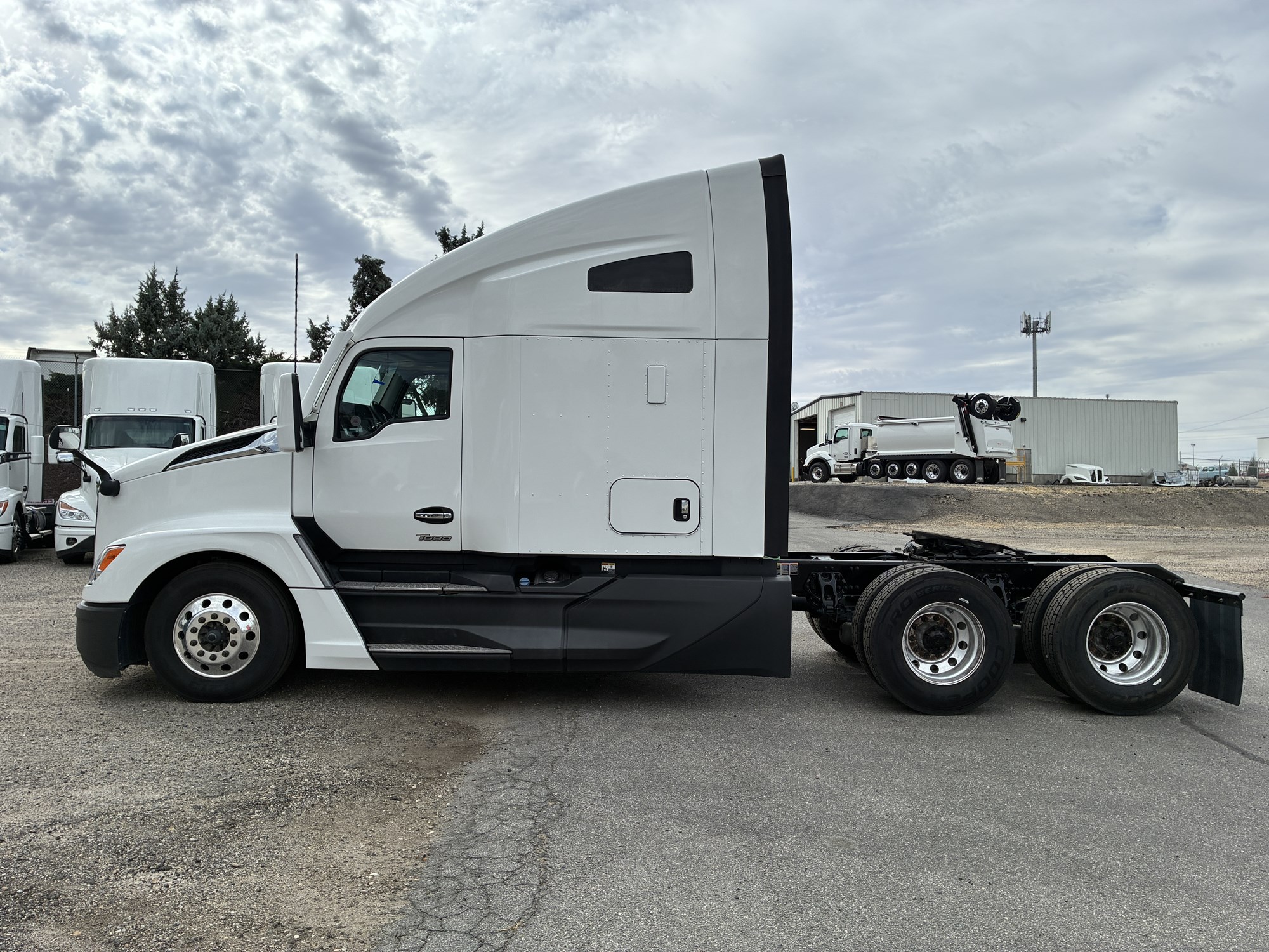 2023 Kenworth T680 Next Gen - image 2 of 6