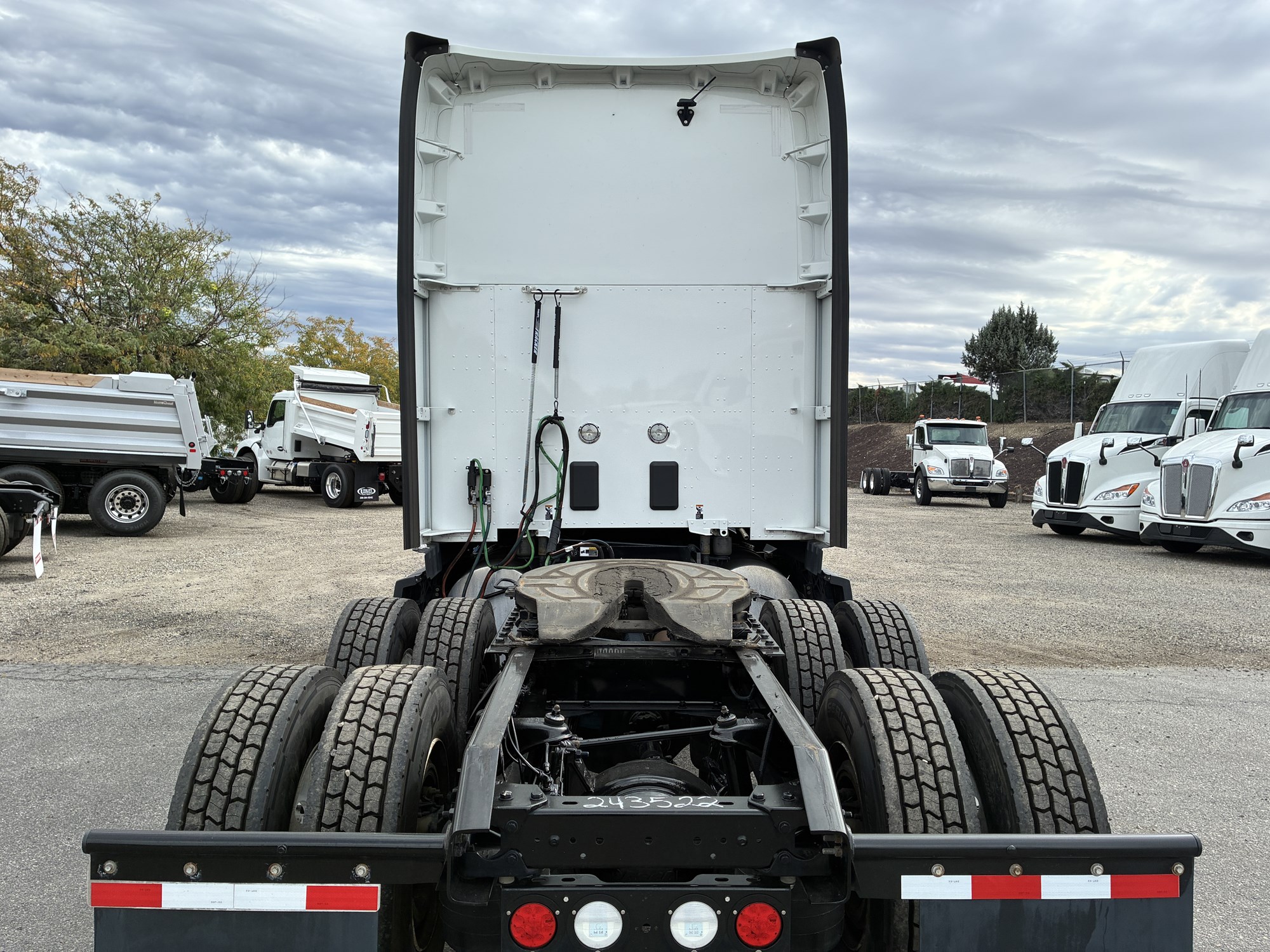 2023 Kenworth T680 Next Gen - image 4 of 6