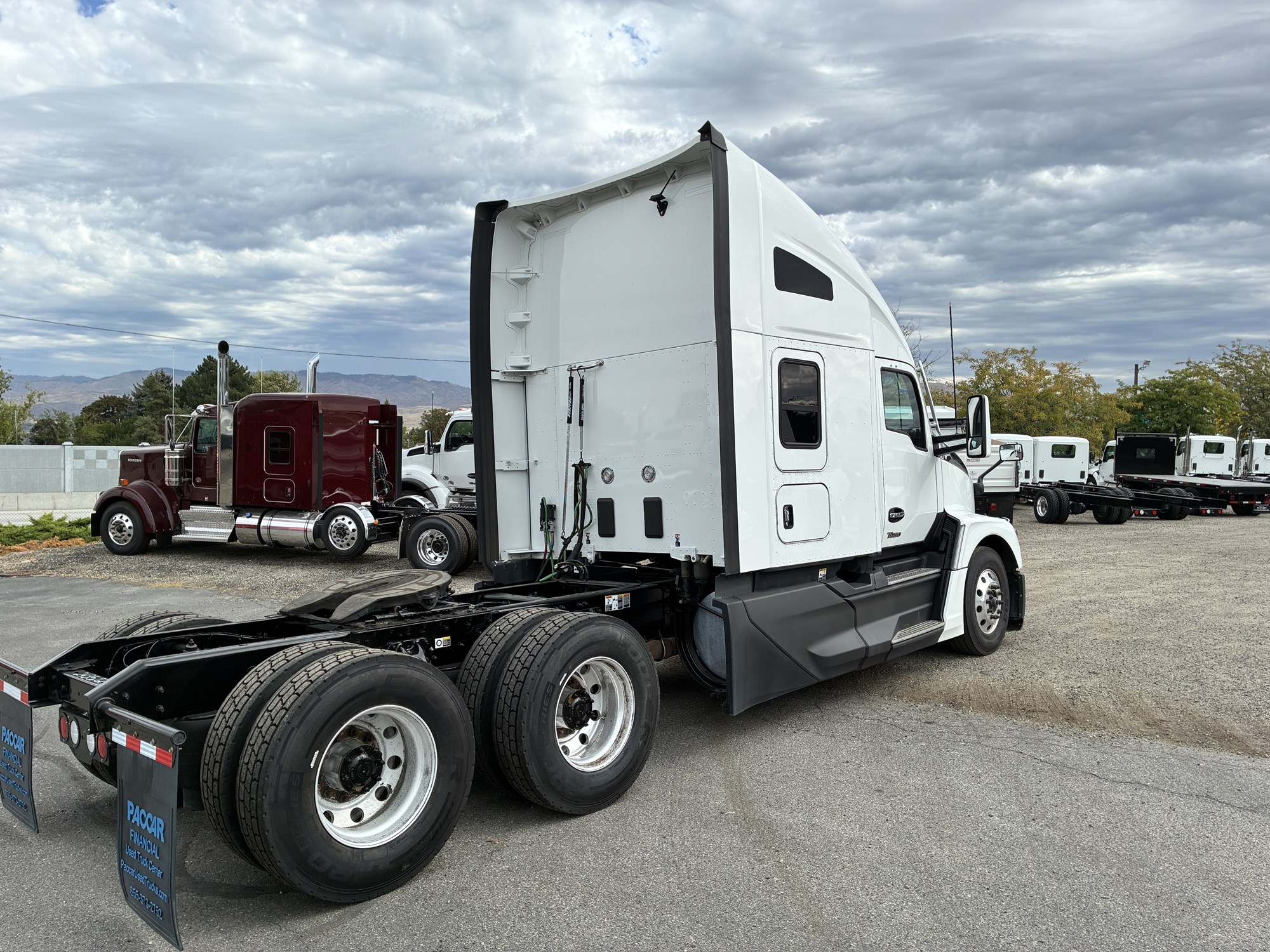 2023 Kenworth T680 Next Gen - image 5 of 6