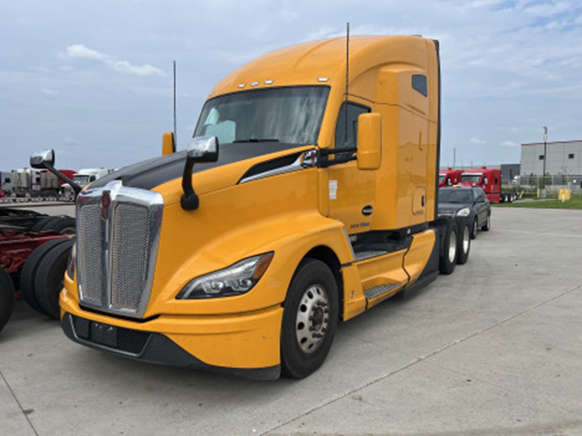 2023 Kenworth T680 2023 Kenworth T680 - image 2 of 2