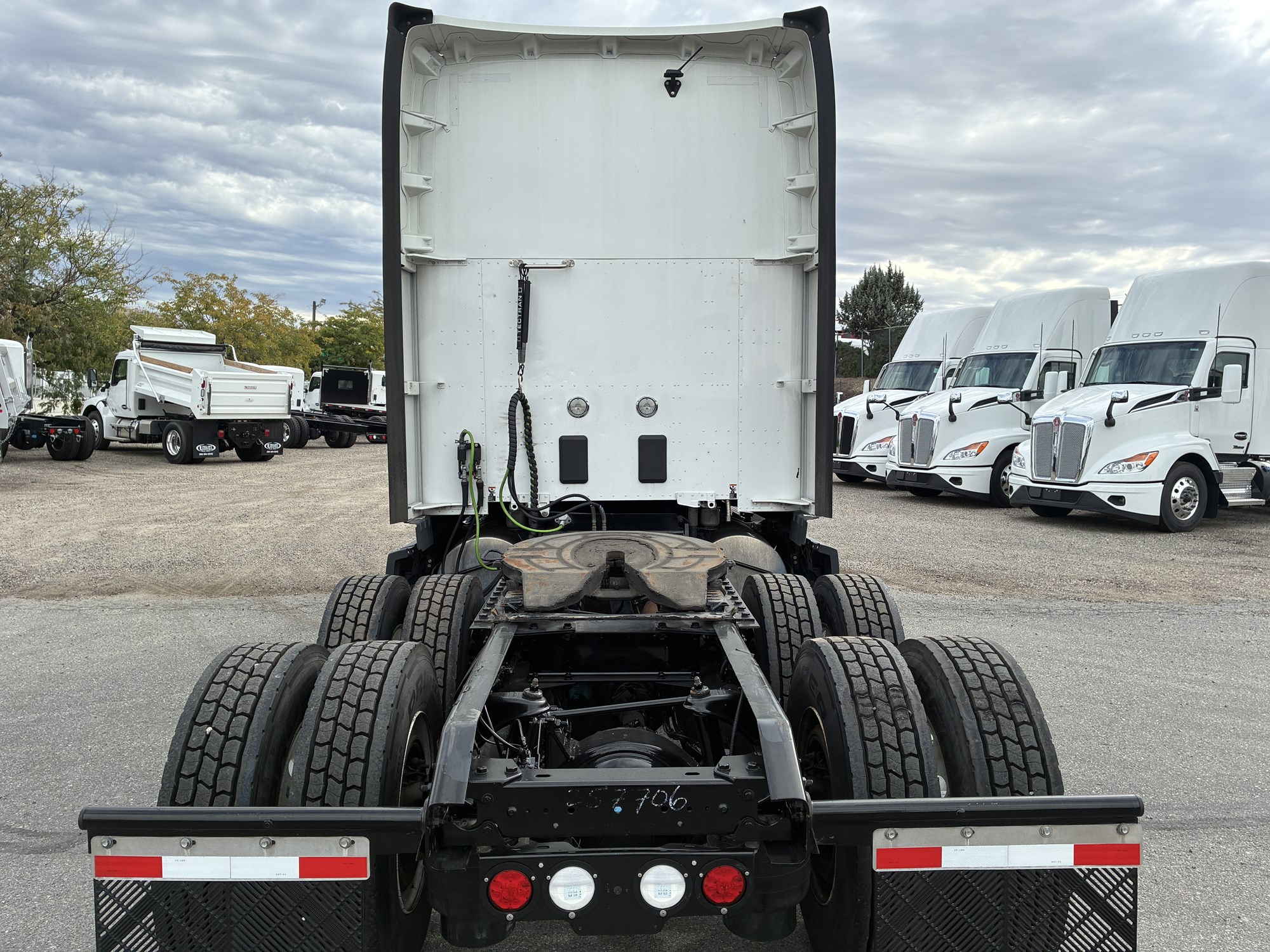 2023 Kenworth T680 Next Gen - image 4 of 6