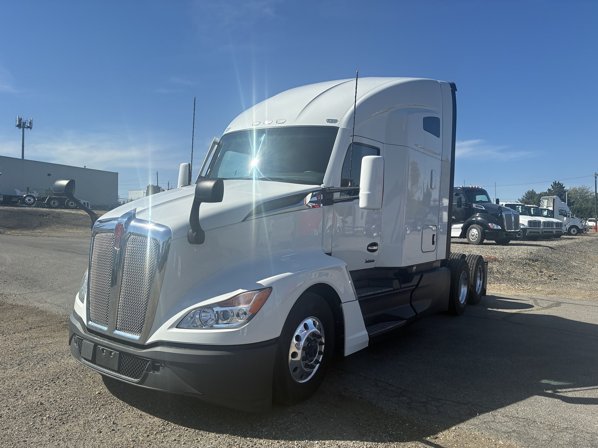 2023 Kenworth T680 Next Gen - image 1 of 6