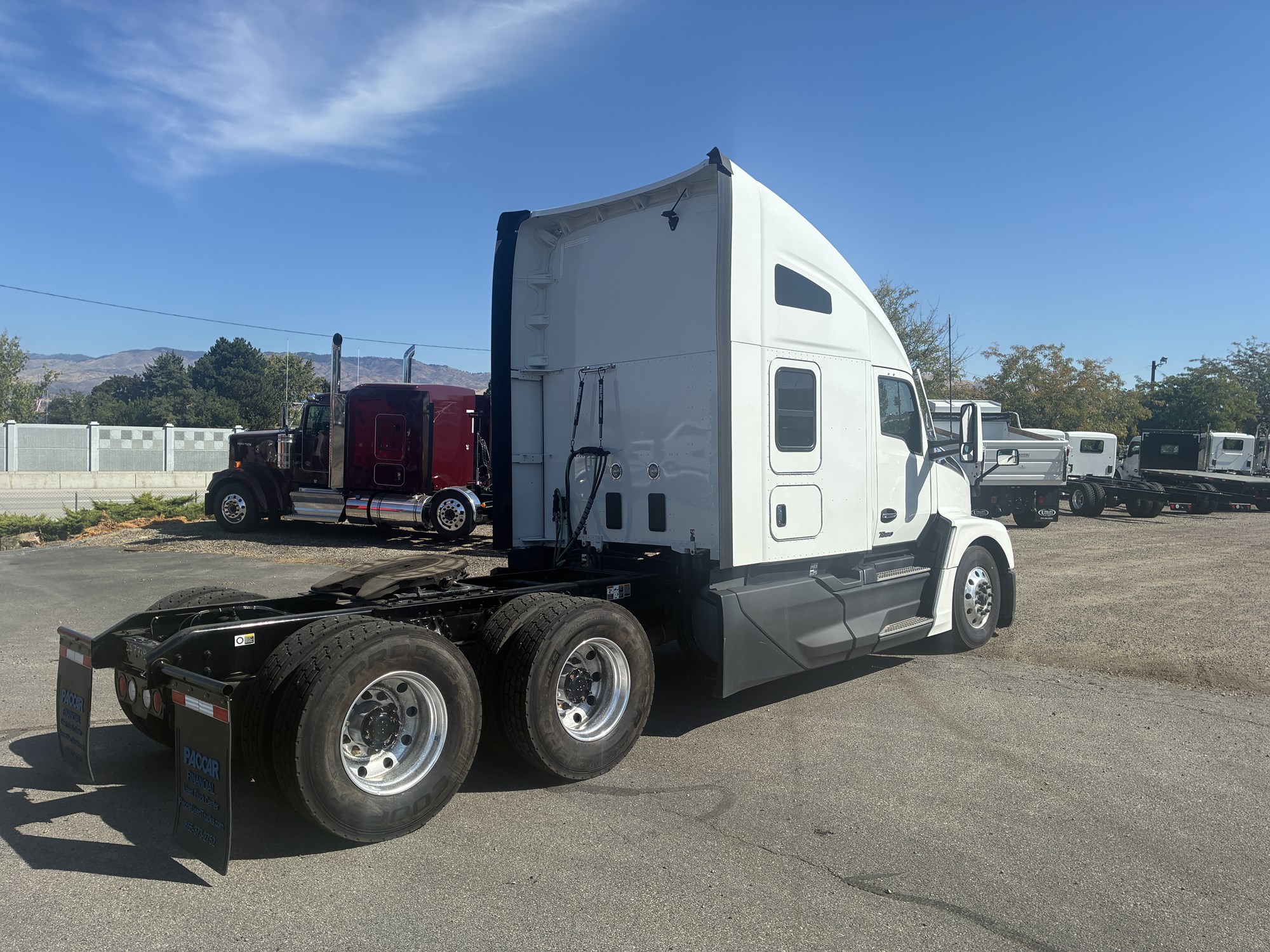 2023 Kenworth T680 Next Gen - image 5 of 6