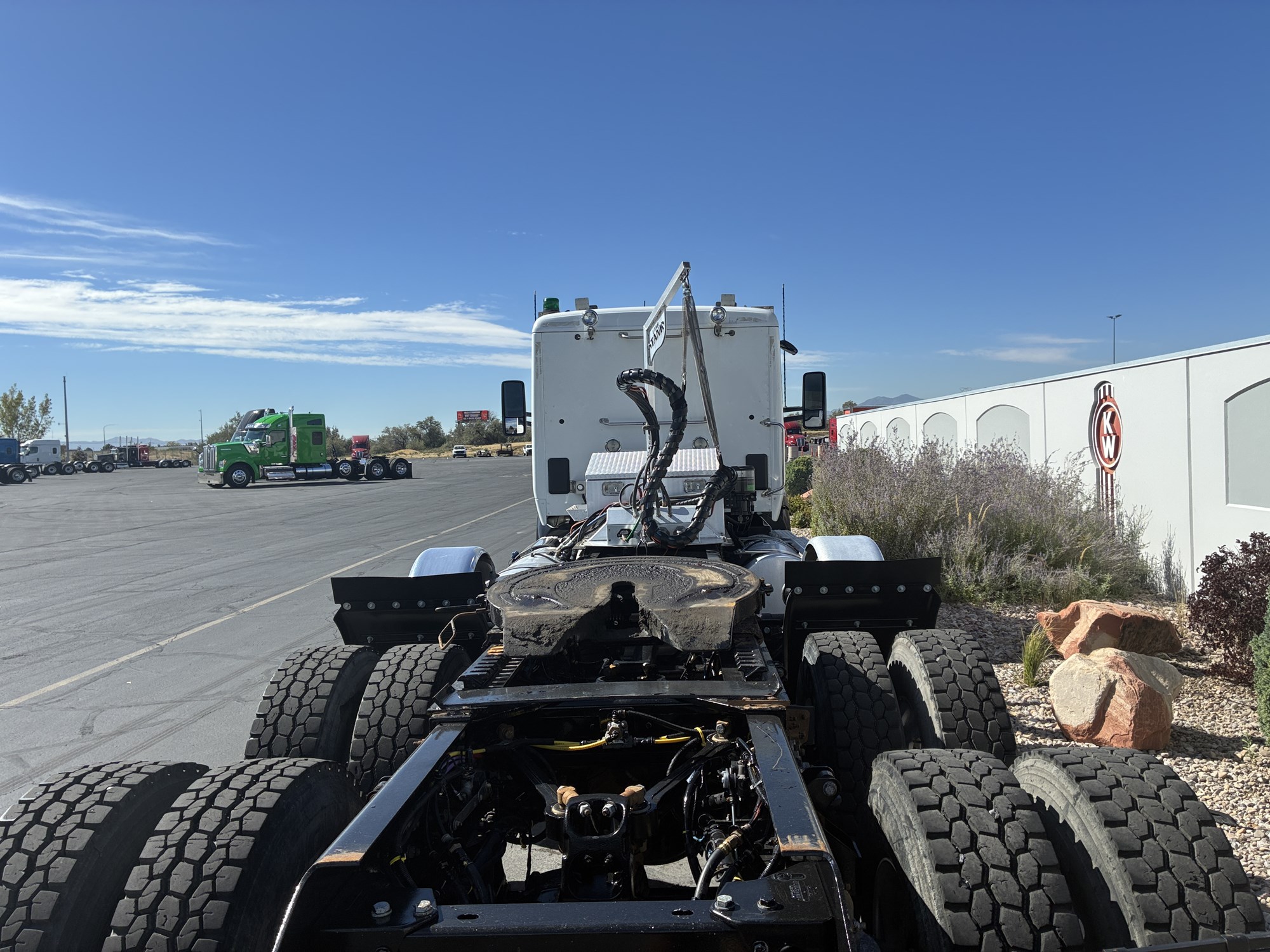 2024 Kenworth T880 - image 6 of 6