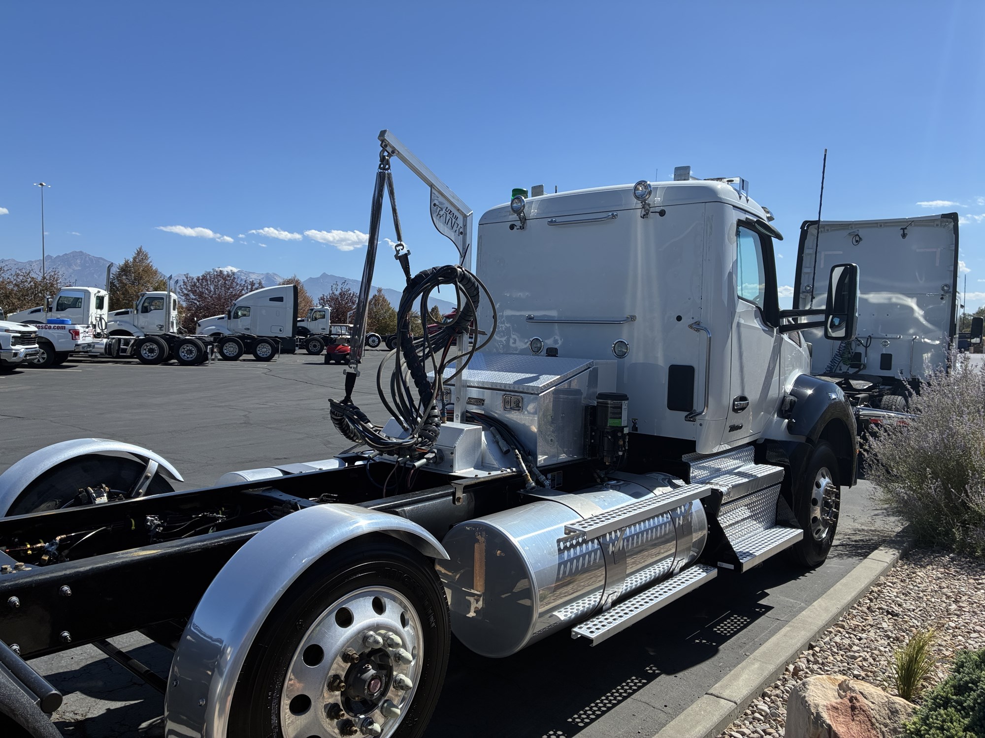 2024 Kenworth T880 2024 Kenworth T880 - image 5 of 6