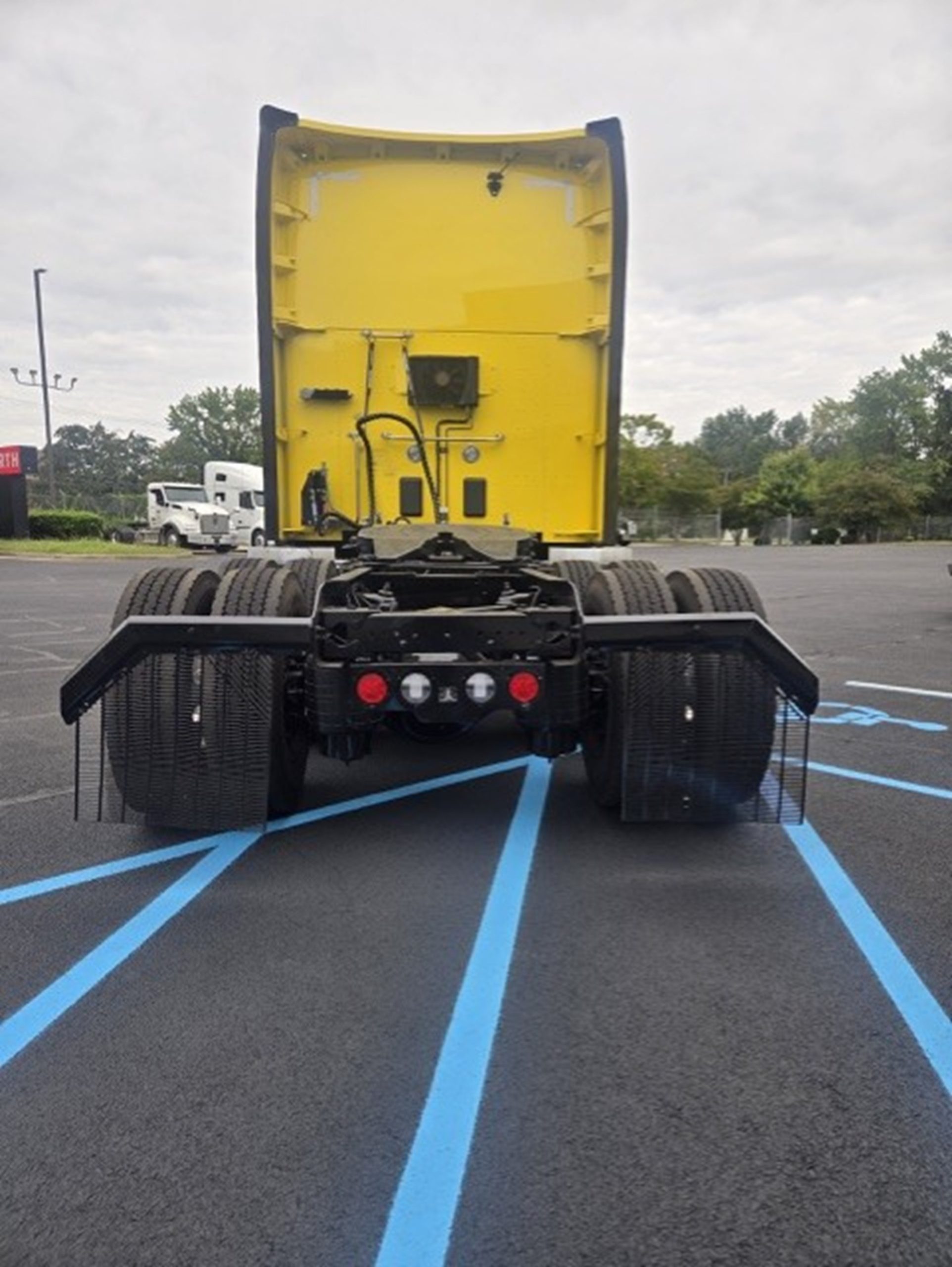 2024 Kenworth T680 2024 Kenworth T680 - image 5 of 6