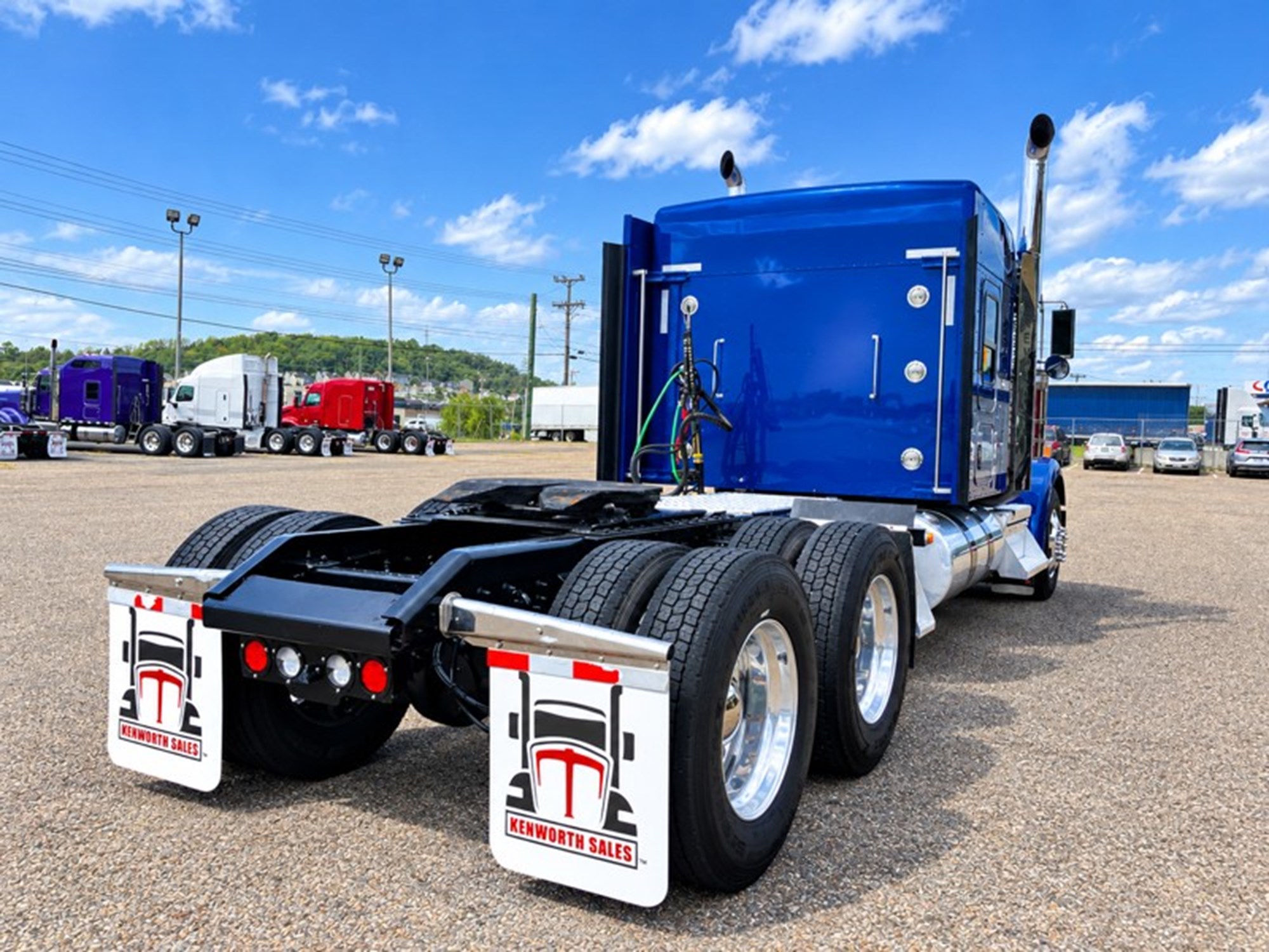 2024 Kenworth W900B 2024 Kenworth W900B - image 4 of 6