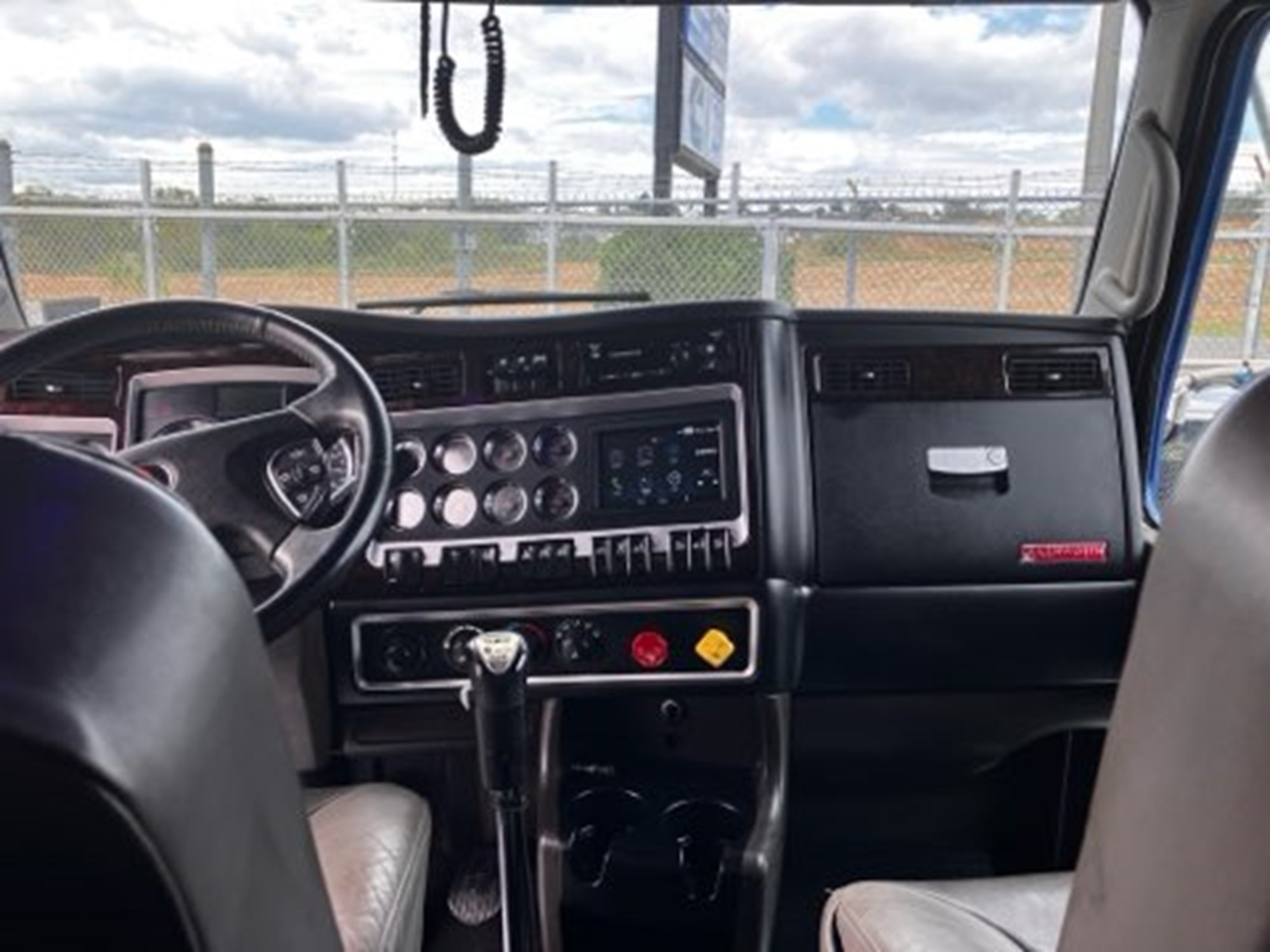2024 Kenworth W900B RR343103U-21 2024 Kenworth W900B RR343103U-21