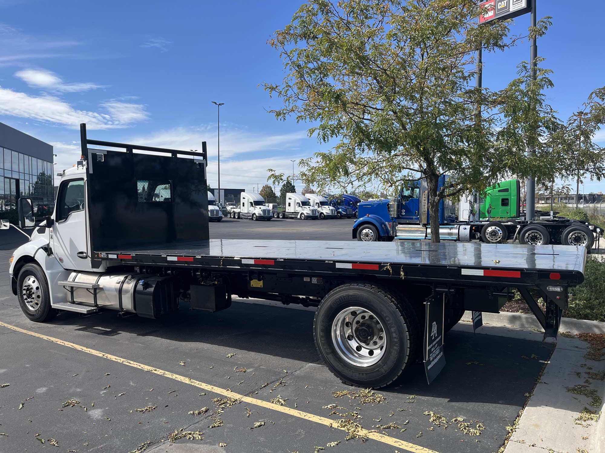 2026 Kenworth T280 - image 2 of 4