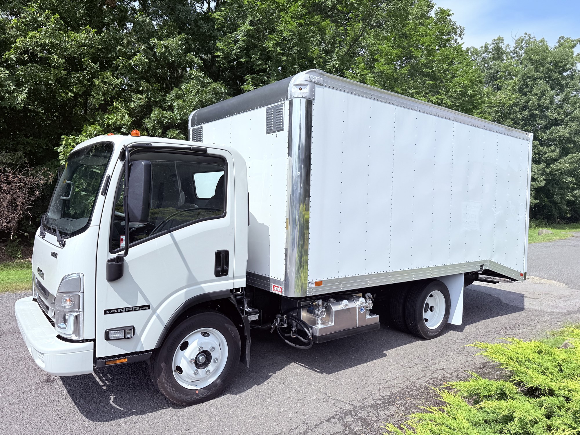 2026 Isuzu NPRGASHD 1F2 2026 Isuzu NPRGASHD 1F2 - image 4 of 6