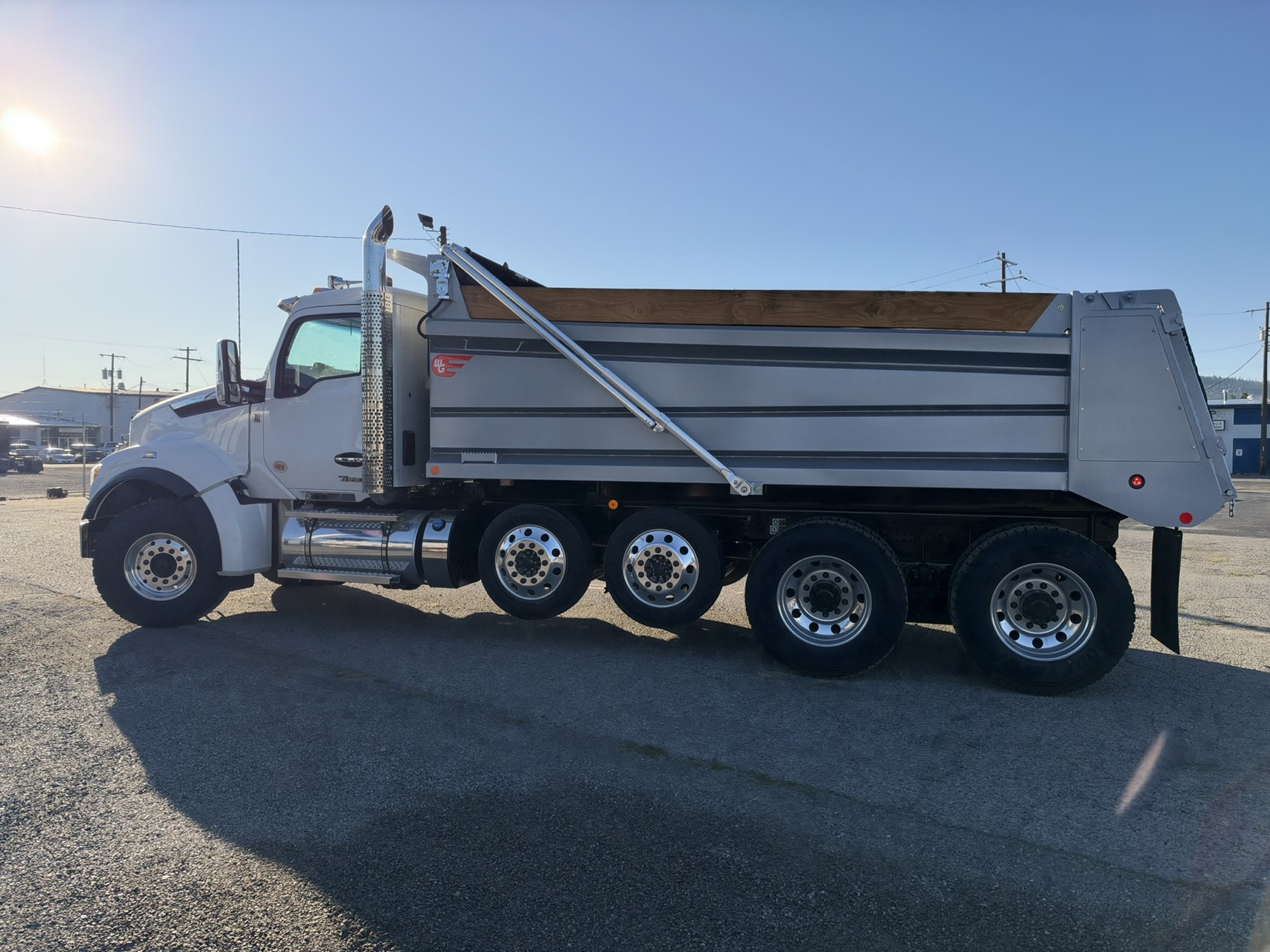 2027 Kenworth T880 2027 Kenworth T880 - image 4 of 6