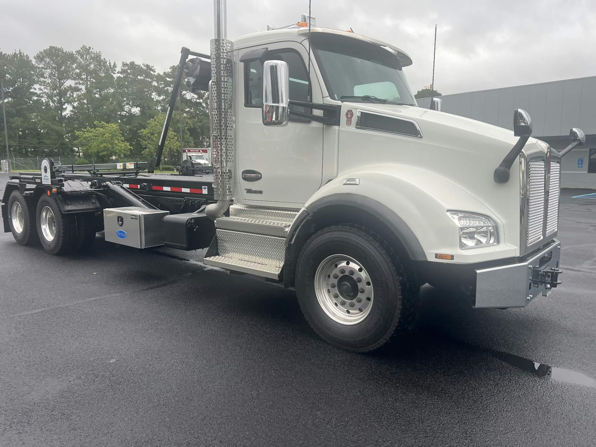 2027 Kenworth T880 2027 Kenworth T880 - image 3 of 6