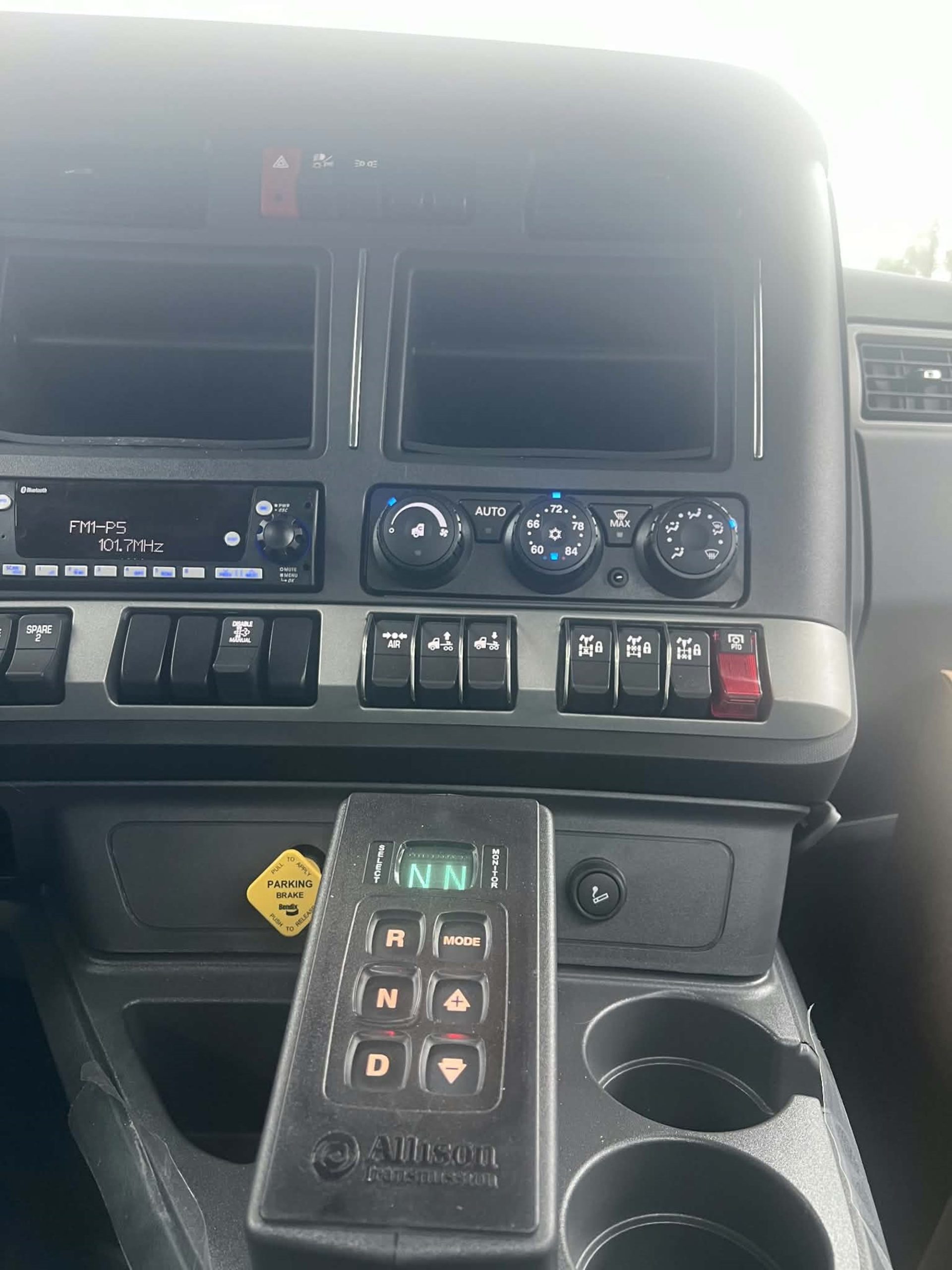 2027 Kenworth T880 VJ255020-08 2027 Kenworth T880 VJ255020-08