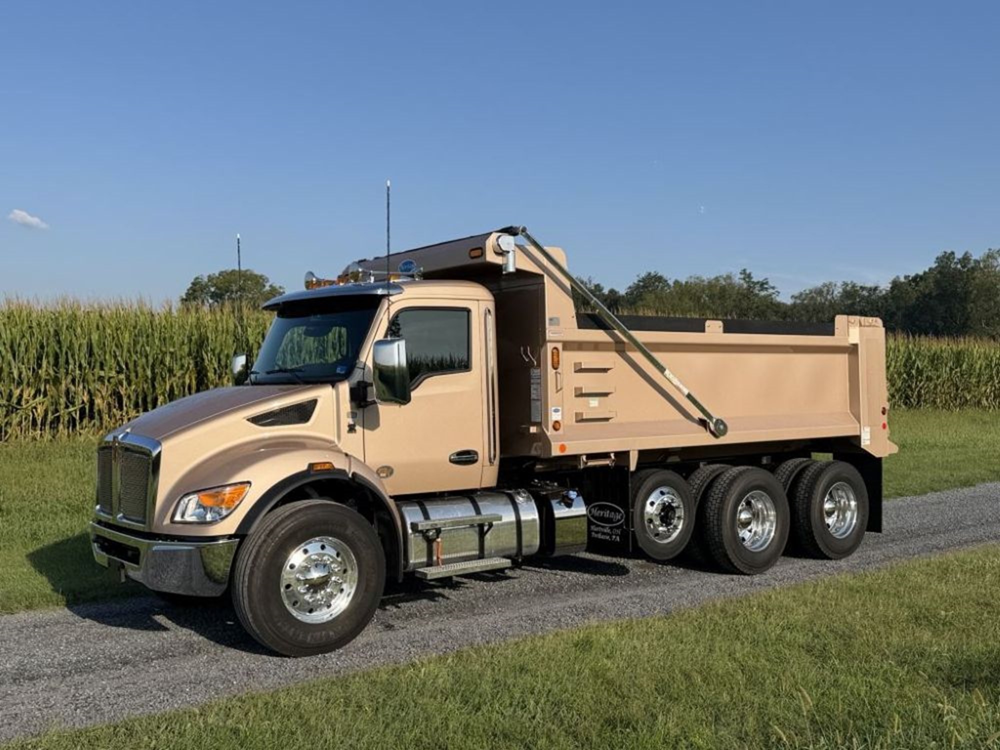 2027 Kenworth T480 2027 Kenworth T480 - image 1 of 6