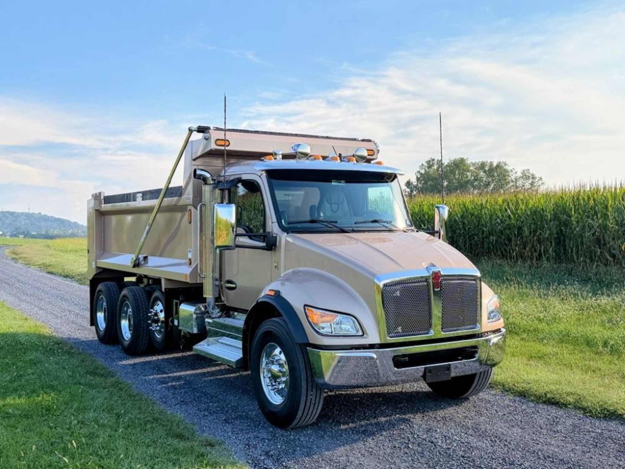 2027 Kenworth T480 2027 Kenworth T480 - image 5 of 6