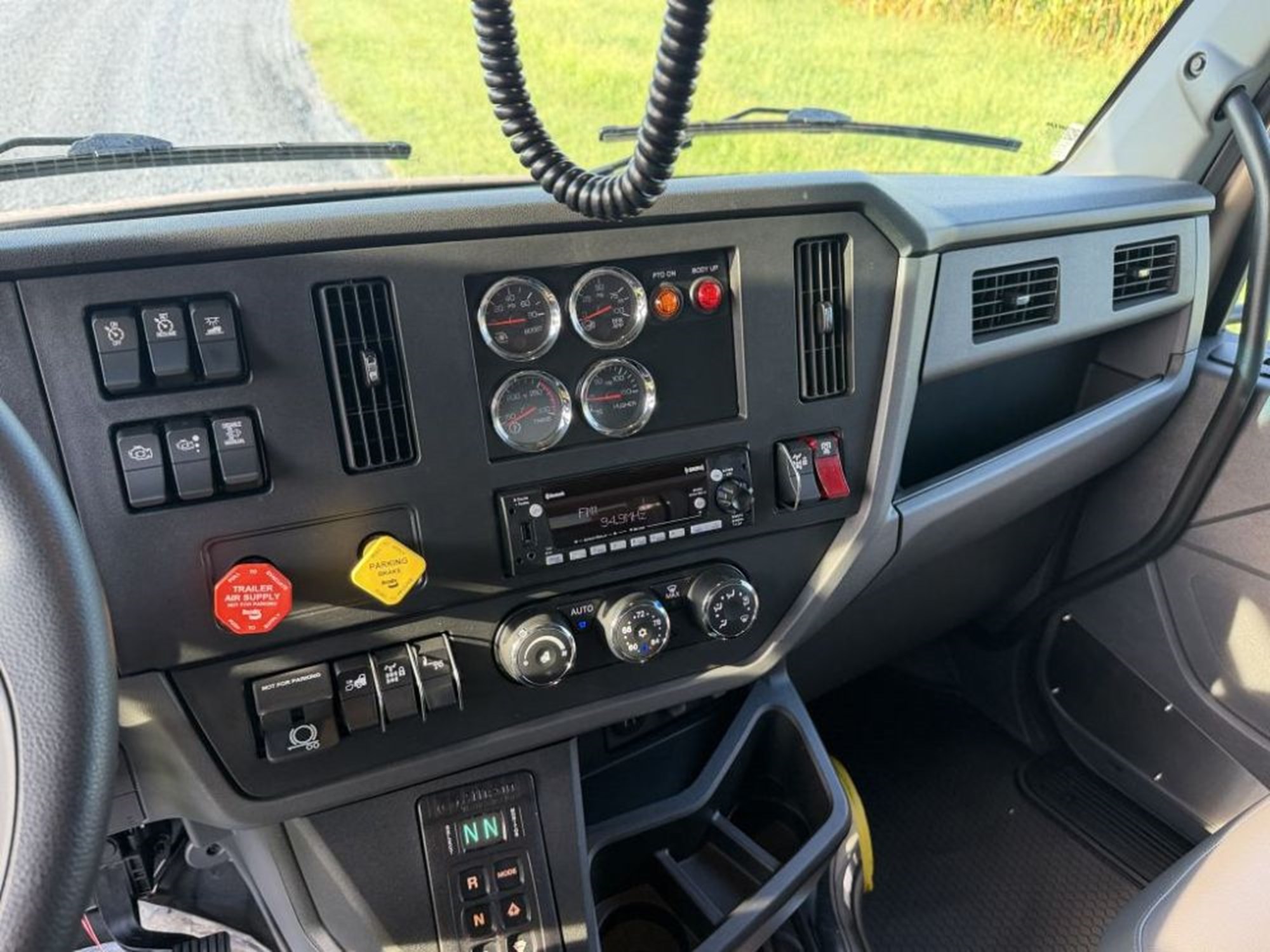2027 Kenworth T480 VJ255970-10 2027 Kenworth T480 VJ255970-10