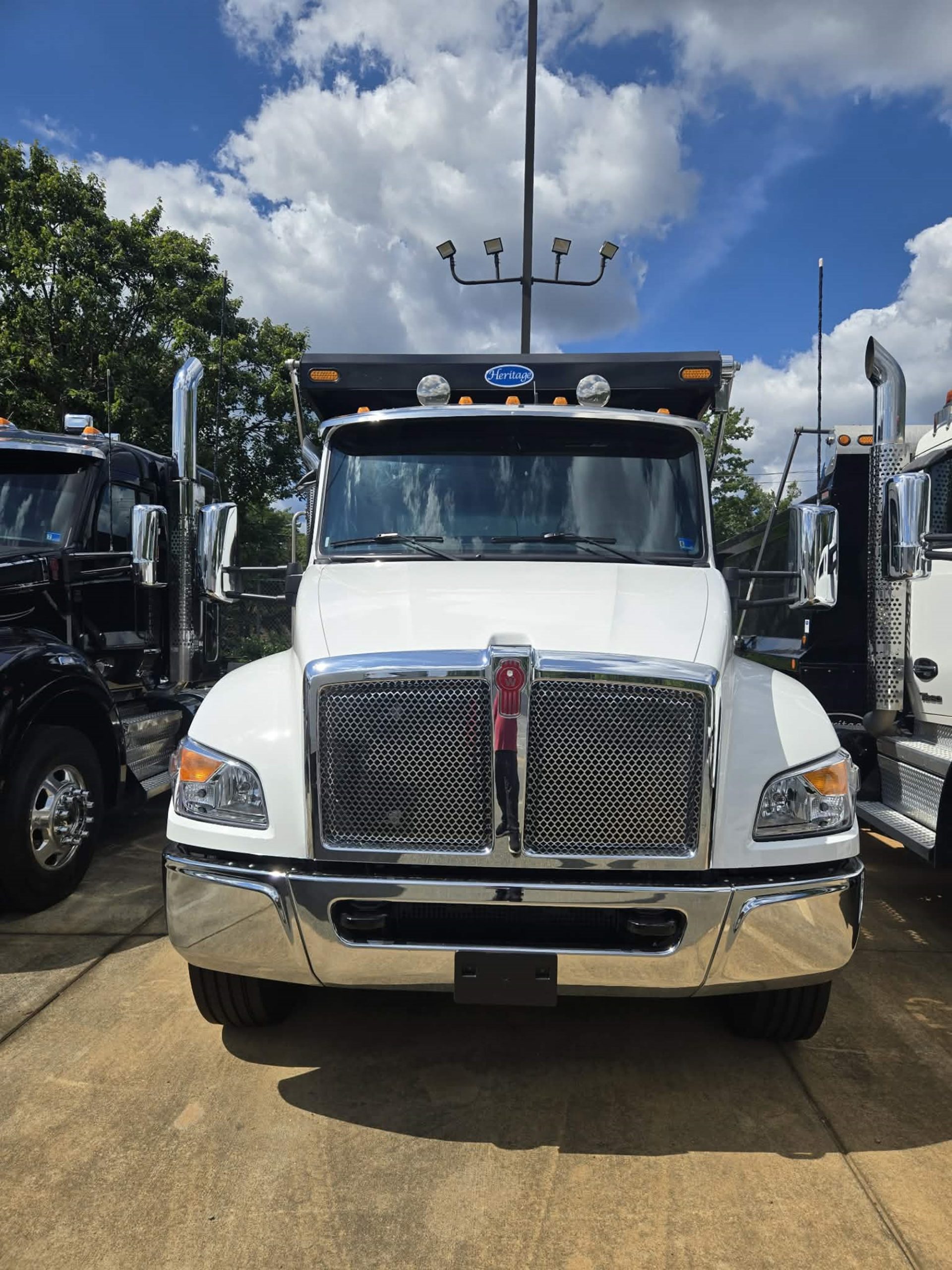 2027 Kenworth T480 2027 Kenworth T480 - image 3 of 5