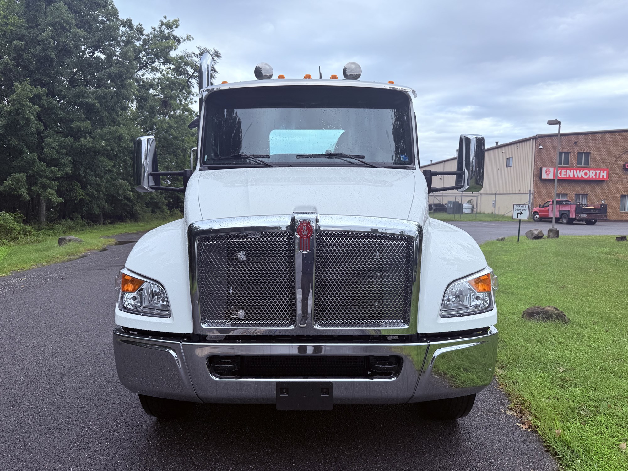 2027 Kenworth T380 2027 Kenworth T380 - image 2 of 6