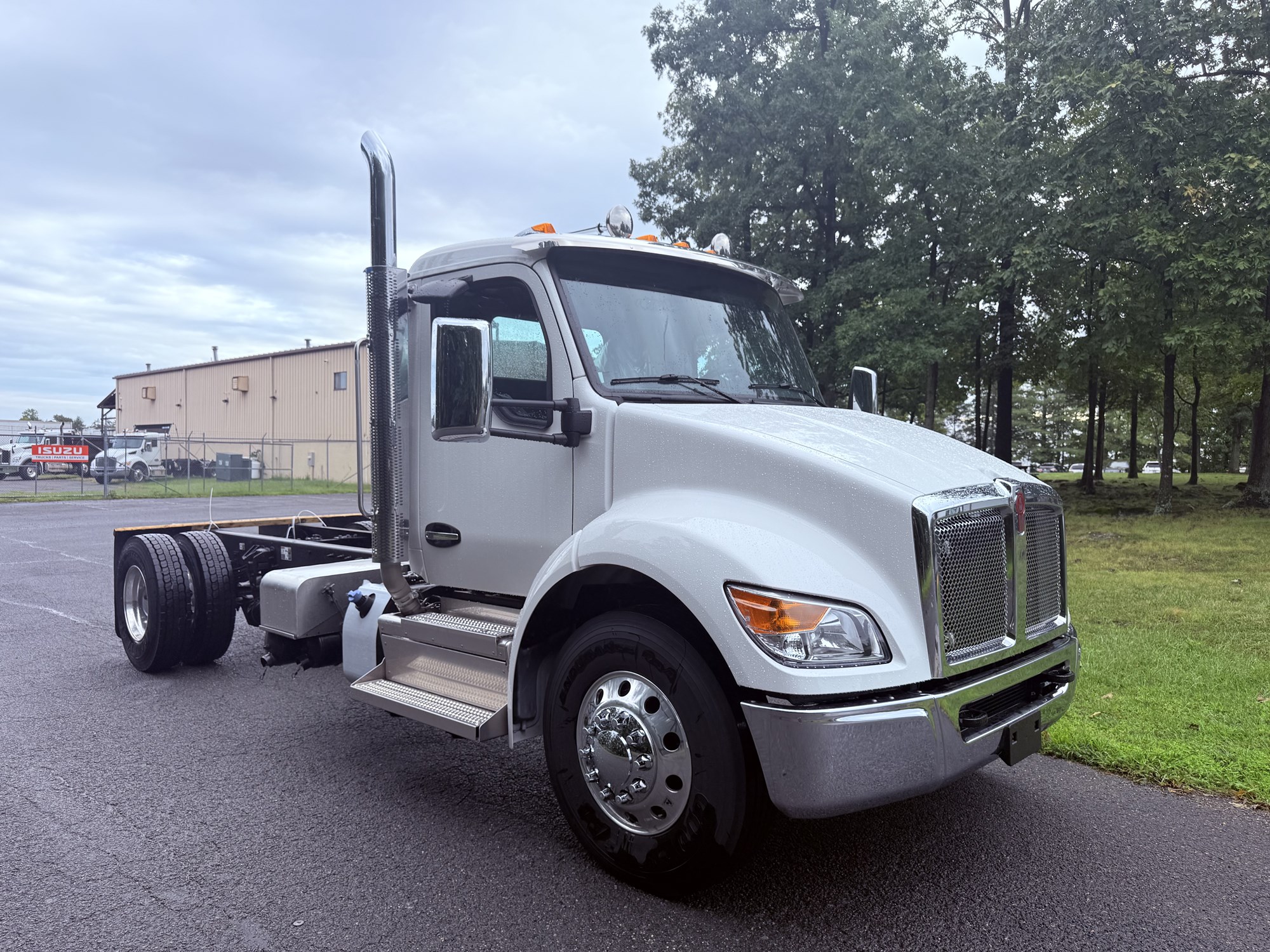 2027 Kenworth T380 2027 Kenworth T380 - image 3 of 6