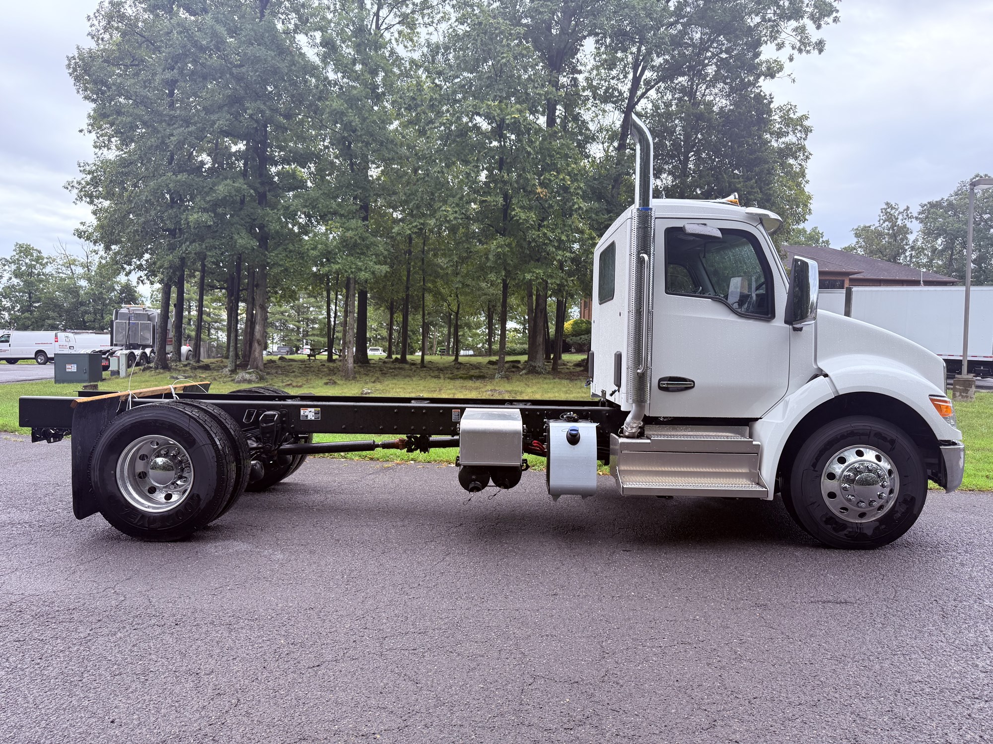 2027 Kenworth T380 2027 Kenworth T380 - image 4 of 6