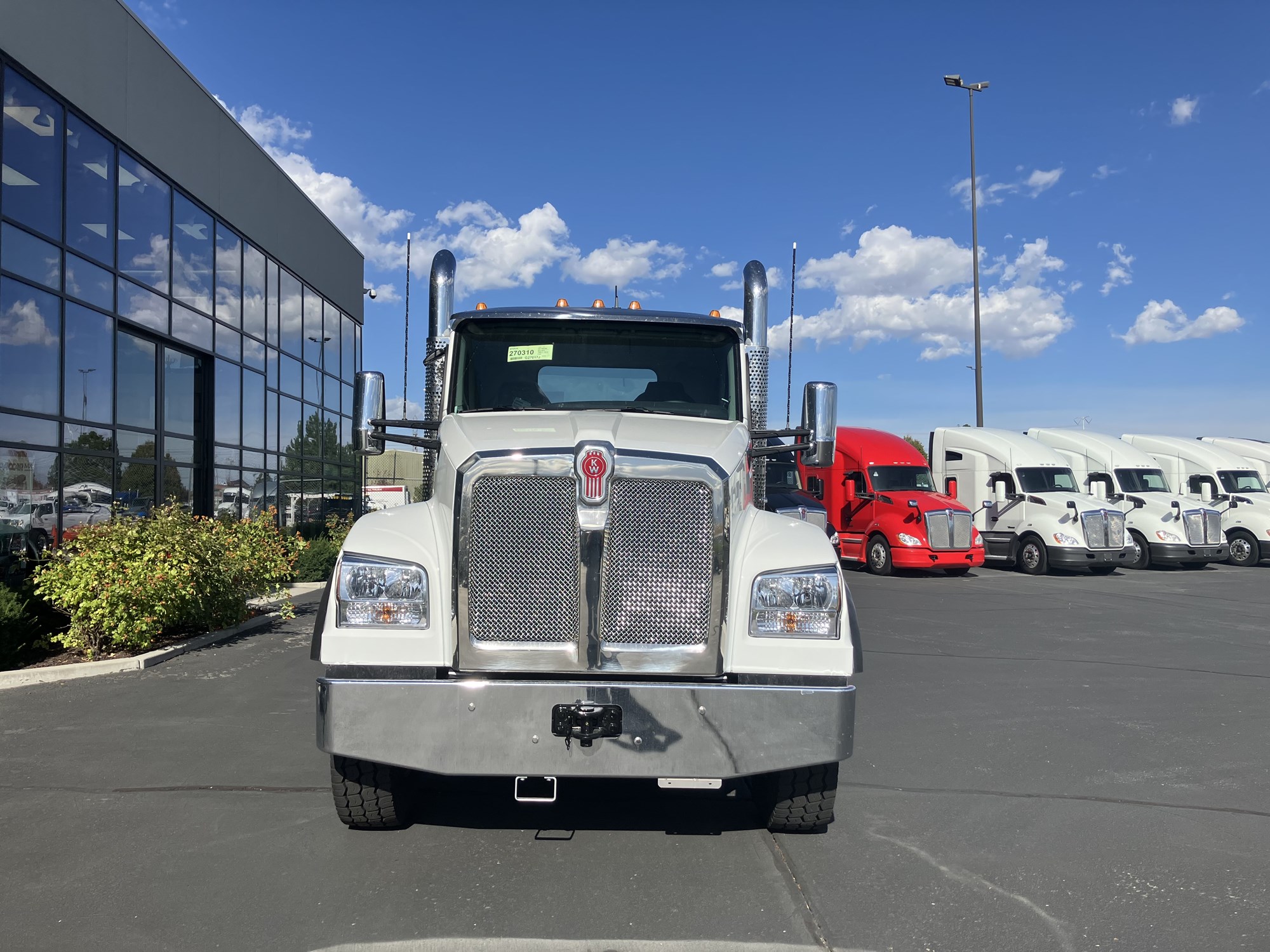 2027 Kenworth T880 2027 Kenworth T880 - image 2 of 6