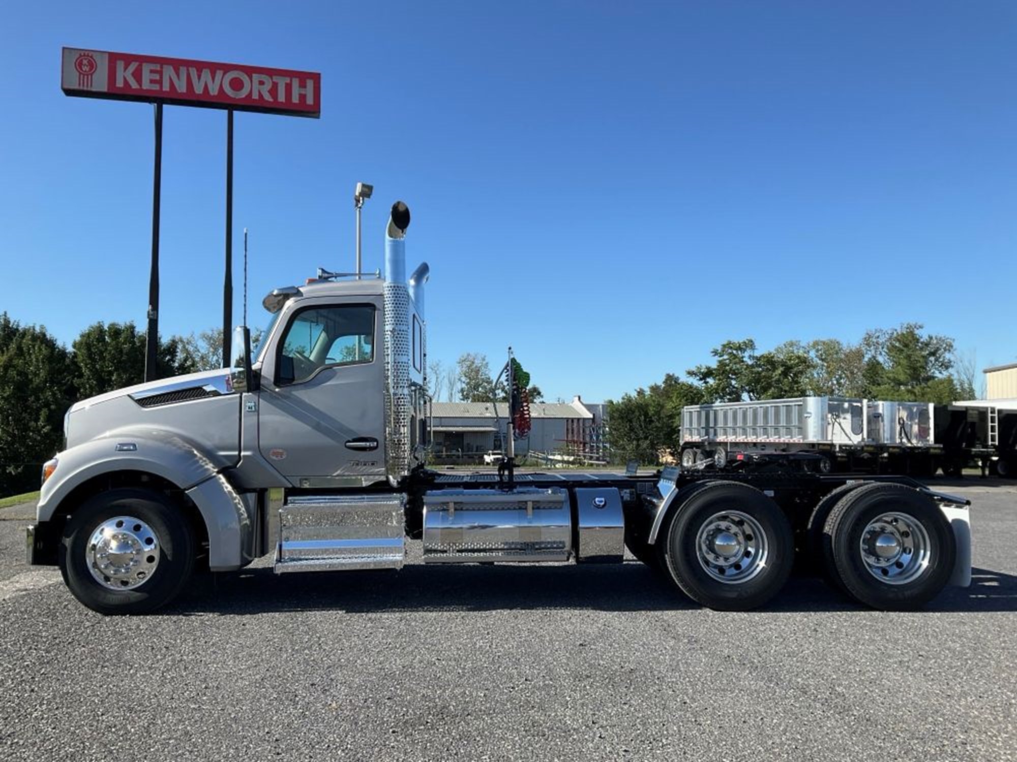 2027 Kenworth T880 2027 Kenworth T880 - image 2 of 6