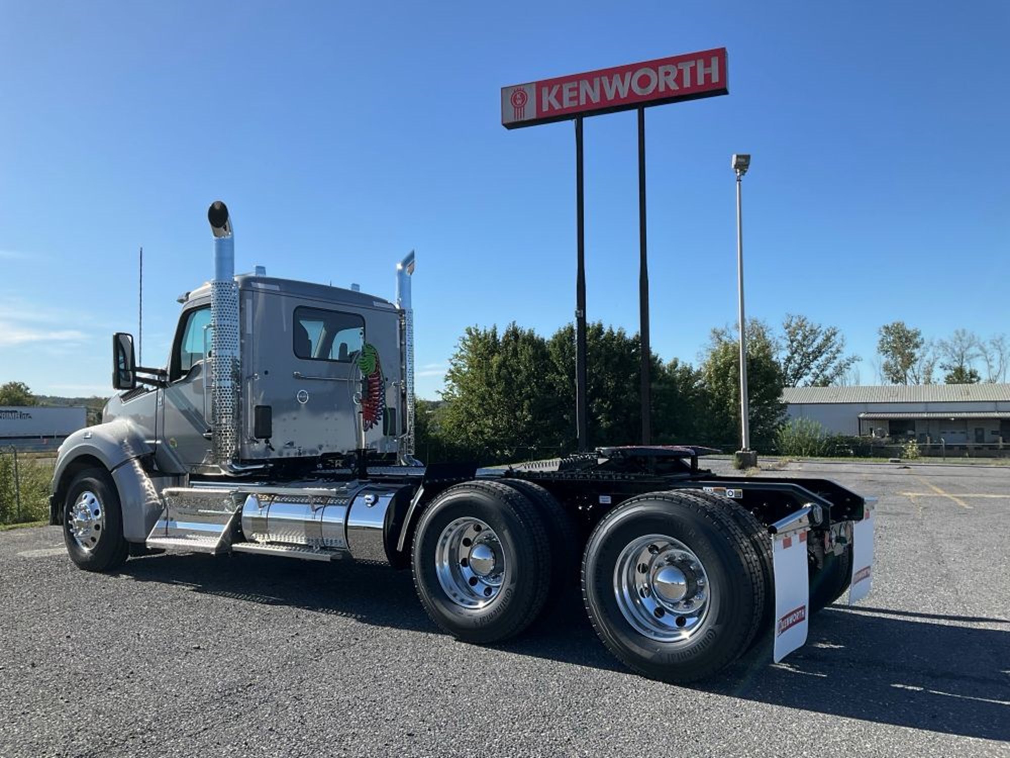 2027 Kenworth T880 2027 Kenworth T880 - image 3 of 6
