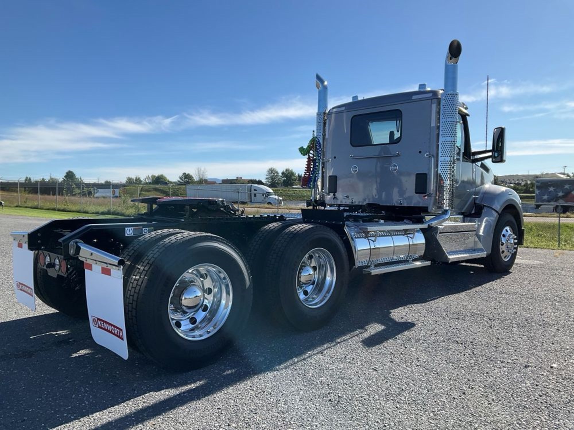 2027 Kenworth T880 2027 Kenworth T880 - image 5 of 6