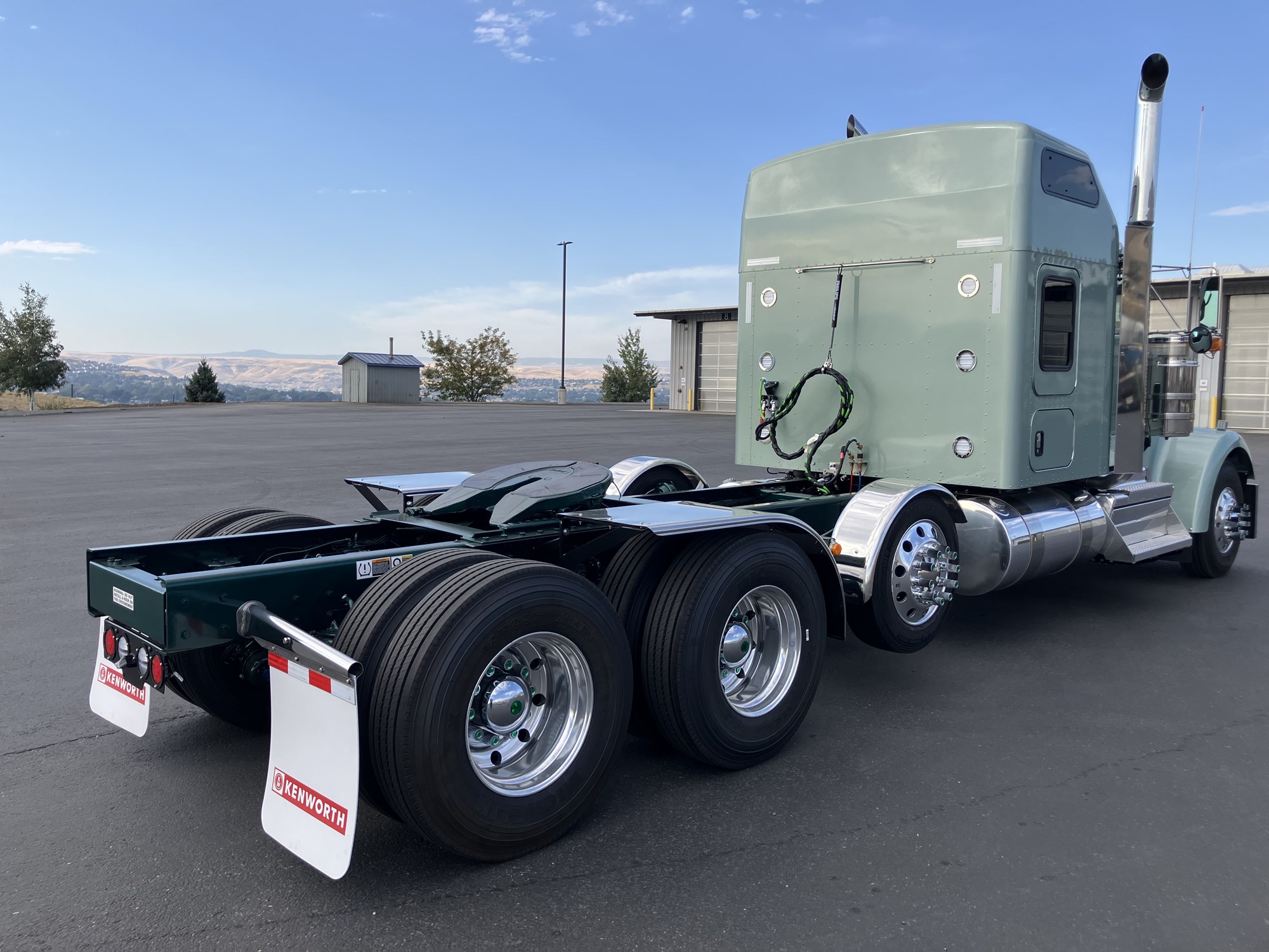 2027 Kenworth W900B 2027 Kenworth W900B - image 6 of 6