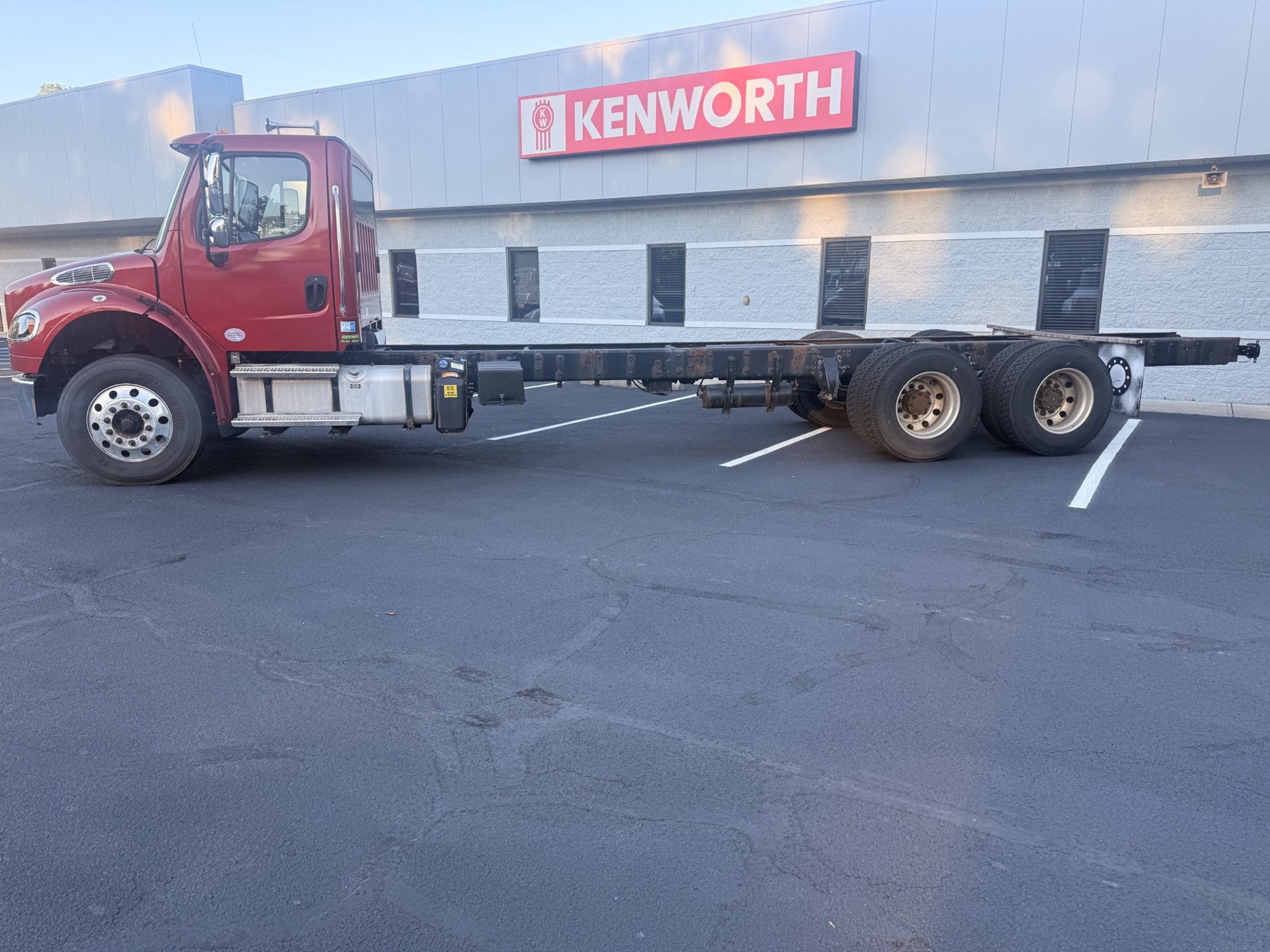 2020 Freightliner M2 2020 Freightliner M2 - image 4 of 6