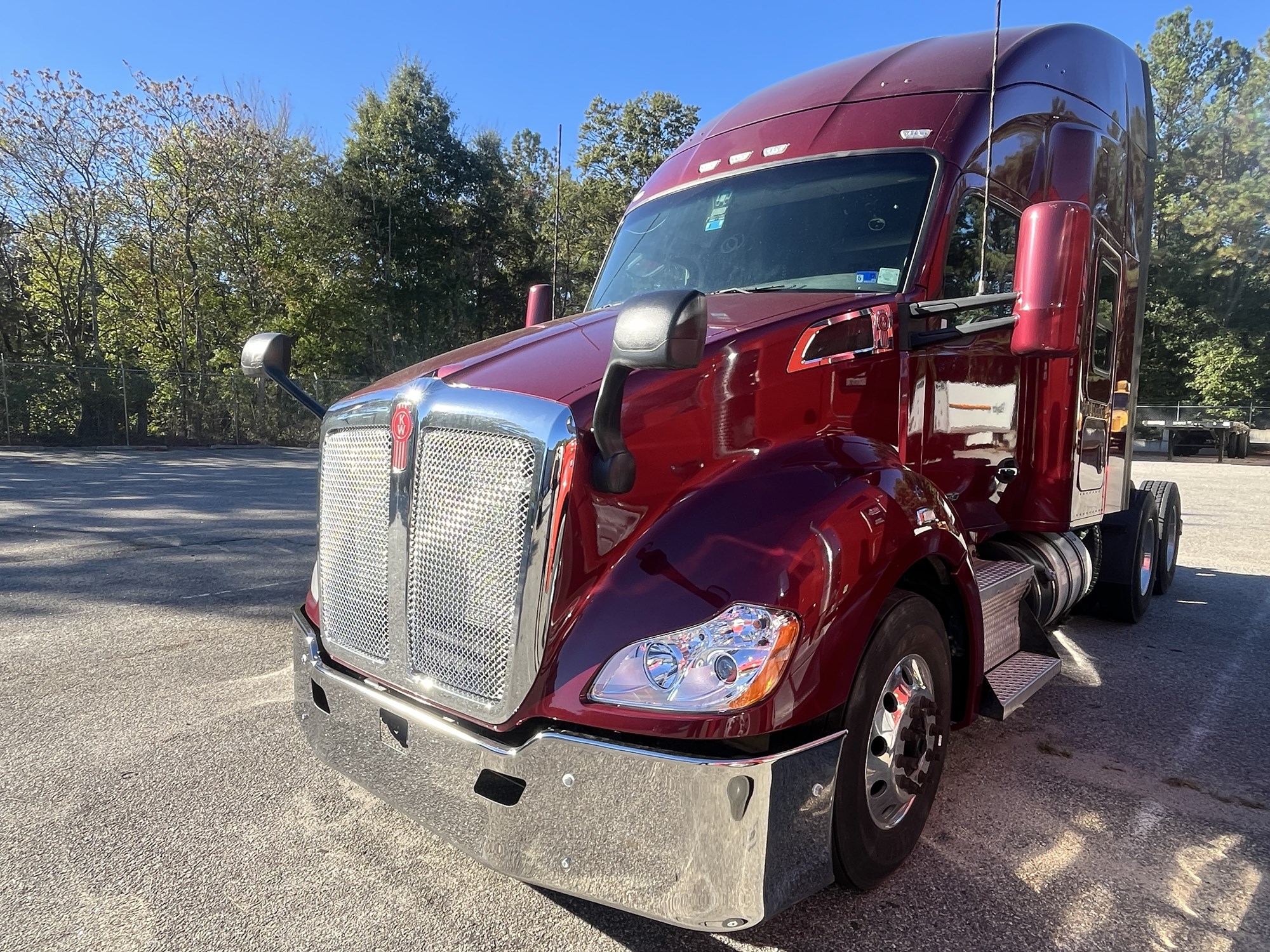2020 Kenworth T680 2020 Kenworth T680 - image 1 of 2