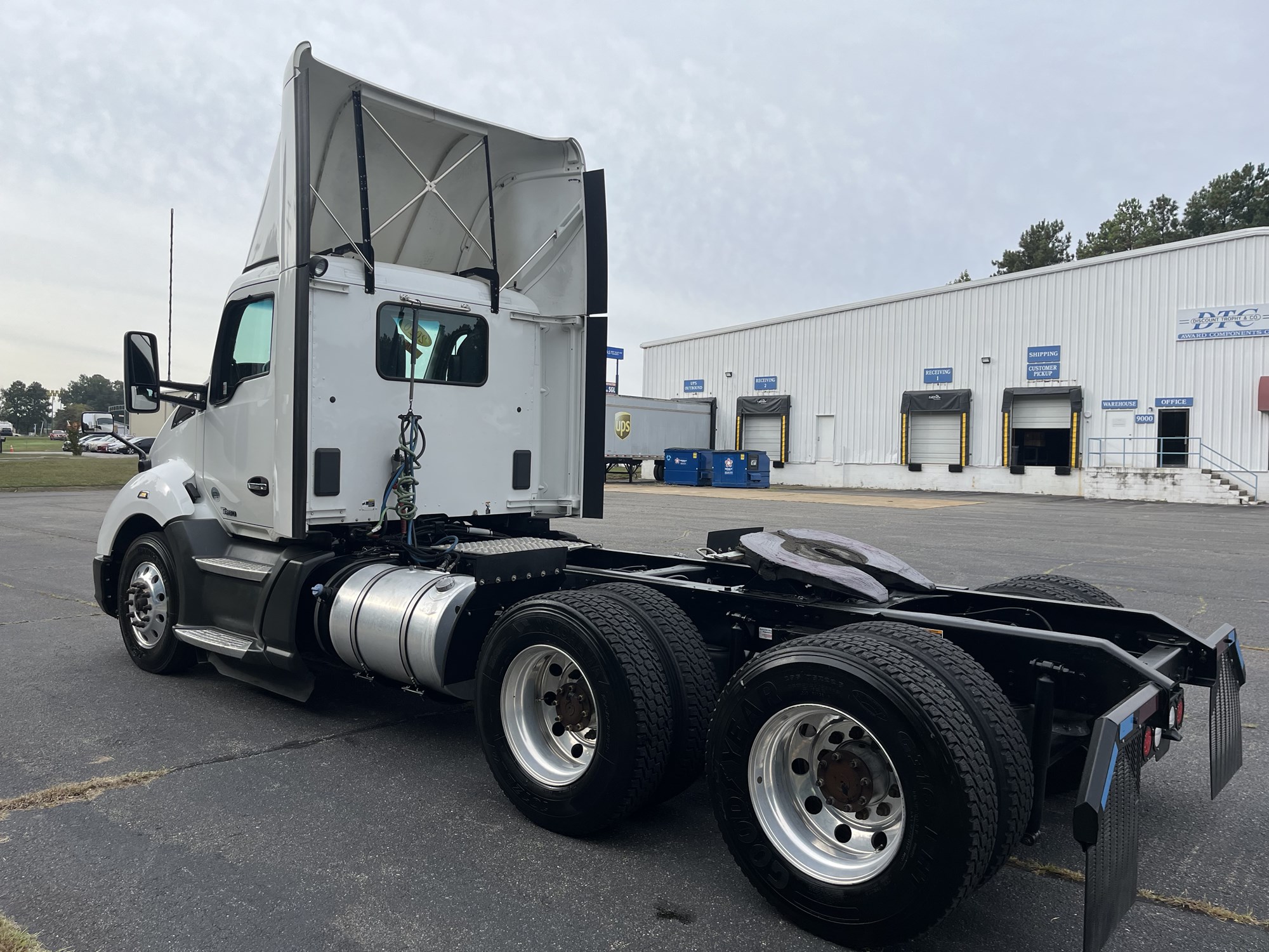 2020 Kenworth T680 2020 Kenworth T680 - image 6 of 6