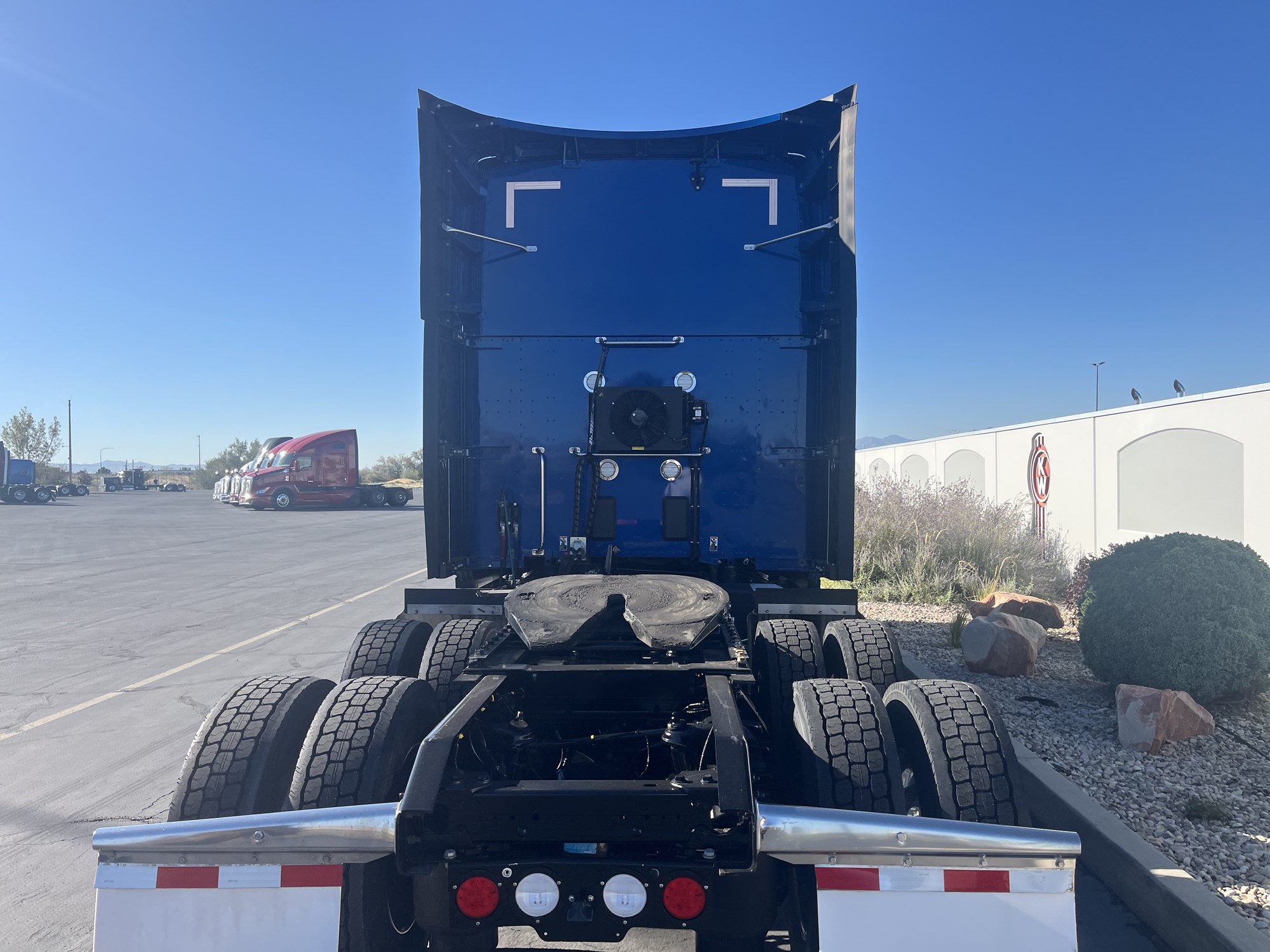 2022 Kenworth T680 2022 Kenworth T680 - image 5 of 6