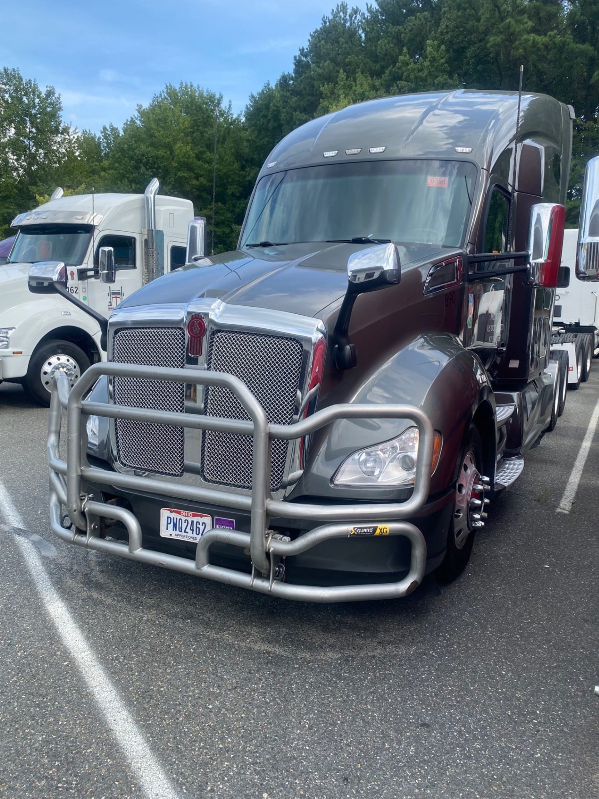 2022 Kenworth T680 2022 Kenworth T680 - image 1 of 1