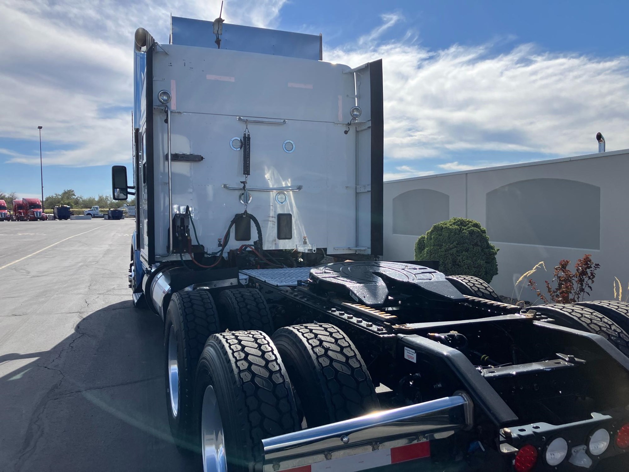 2022 Kenworth T680 2022 Kenworth T680 - image 4 of 6