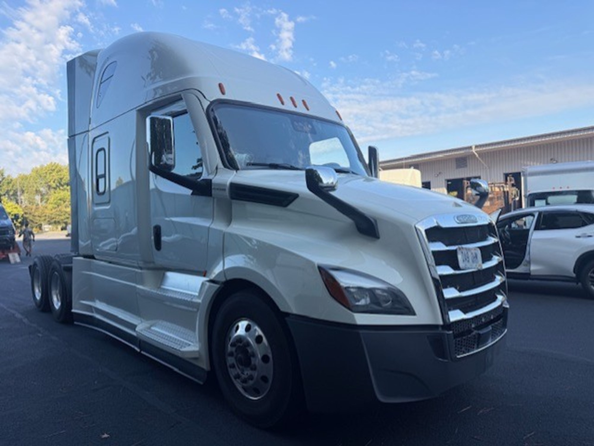2022 Freightliner Freightliner Cascadia 2022 Freightliner Freightliner Cascadia - image 2 of 6