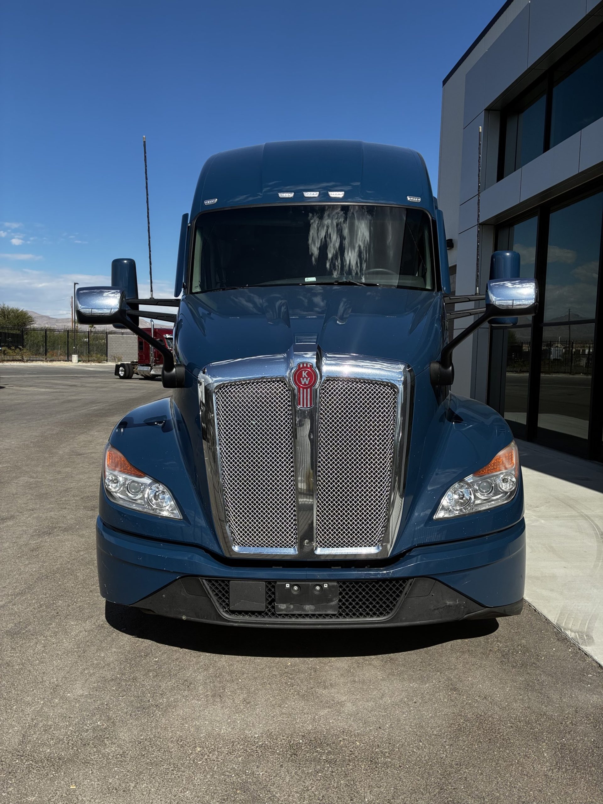 2023 Kenworth T680 Next Gen PJ222240U-10 2023 Kenworth T680 Next Gen PJ222240U-10