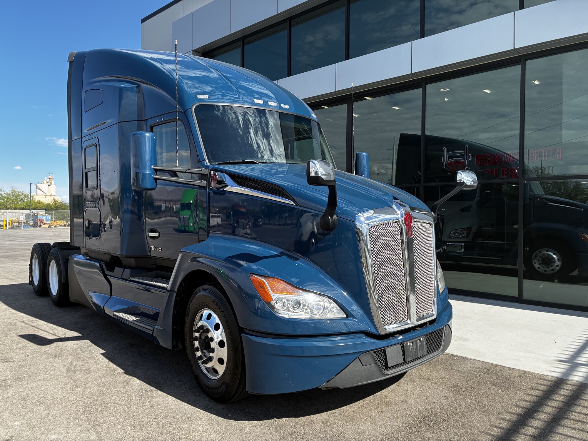 2023 Kenworth T680 Next Gen PJ222250U-01 2023 Kenworth T680 Next Gen PJ222250U-01