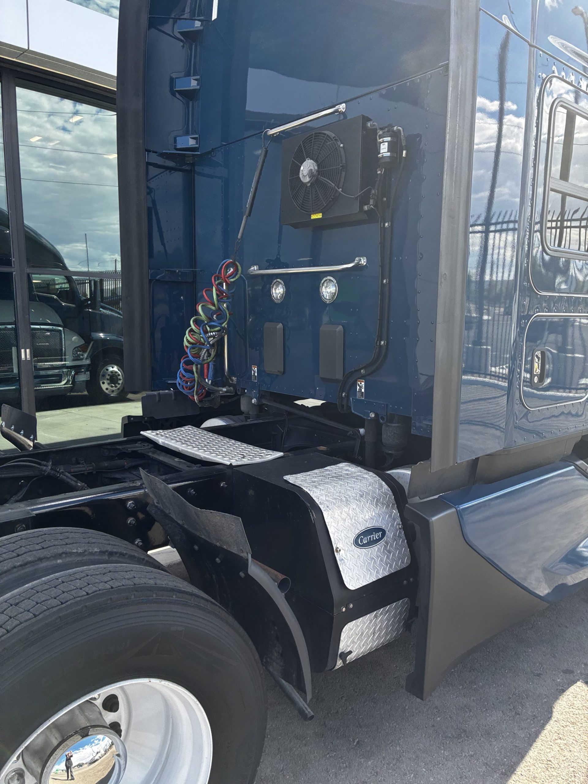2023 Kenworth T680 Next Gen PJ222250U-03 2023 Kenworth T680 Next Gen PJ222250U-03
