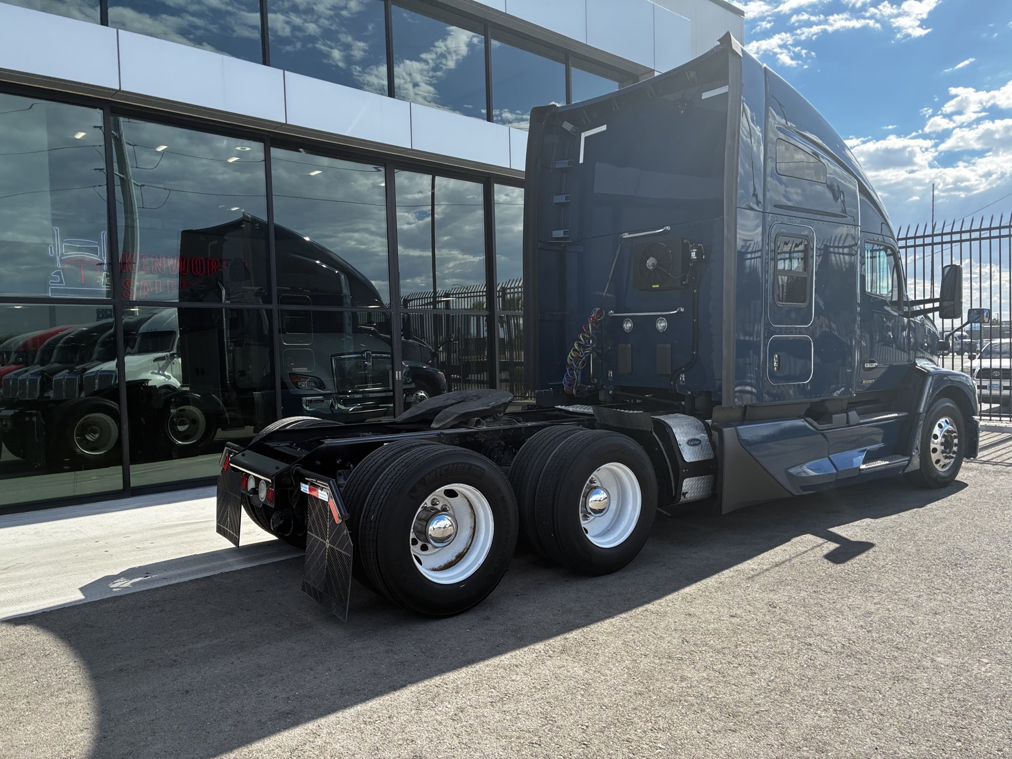 2023 Kenworth T680 Next Gen PJ222250U-05 2023 Kenworth T680 Next Gen PJ222250U-05