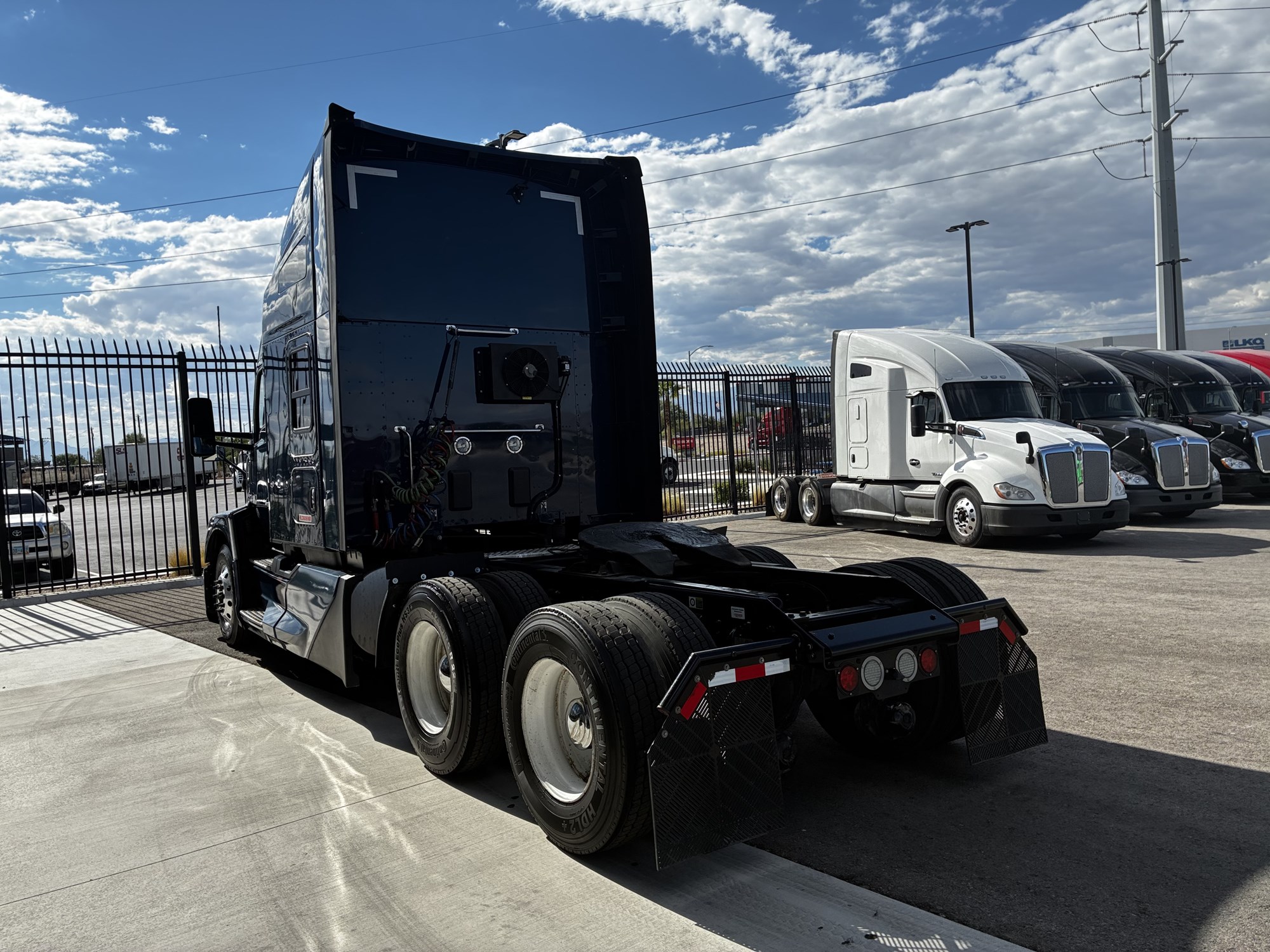 2023 Kenworth T680 Next Gen PJ222250U-07 2023 Kenworth T680 Next Gen PJ222250U-07