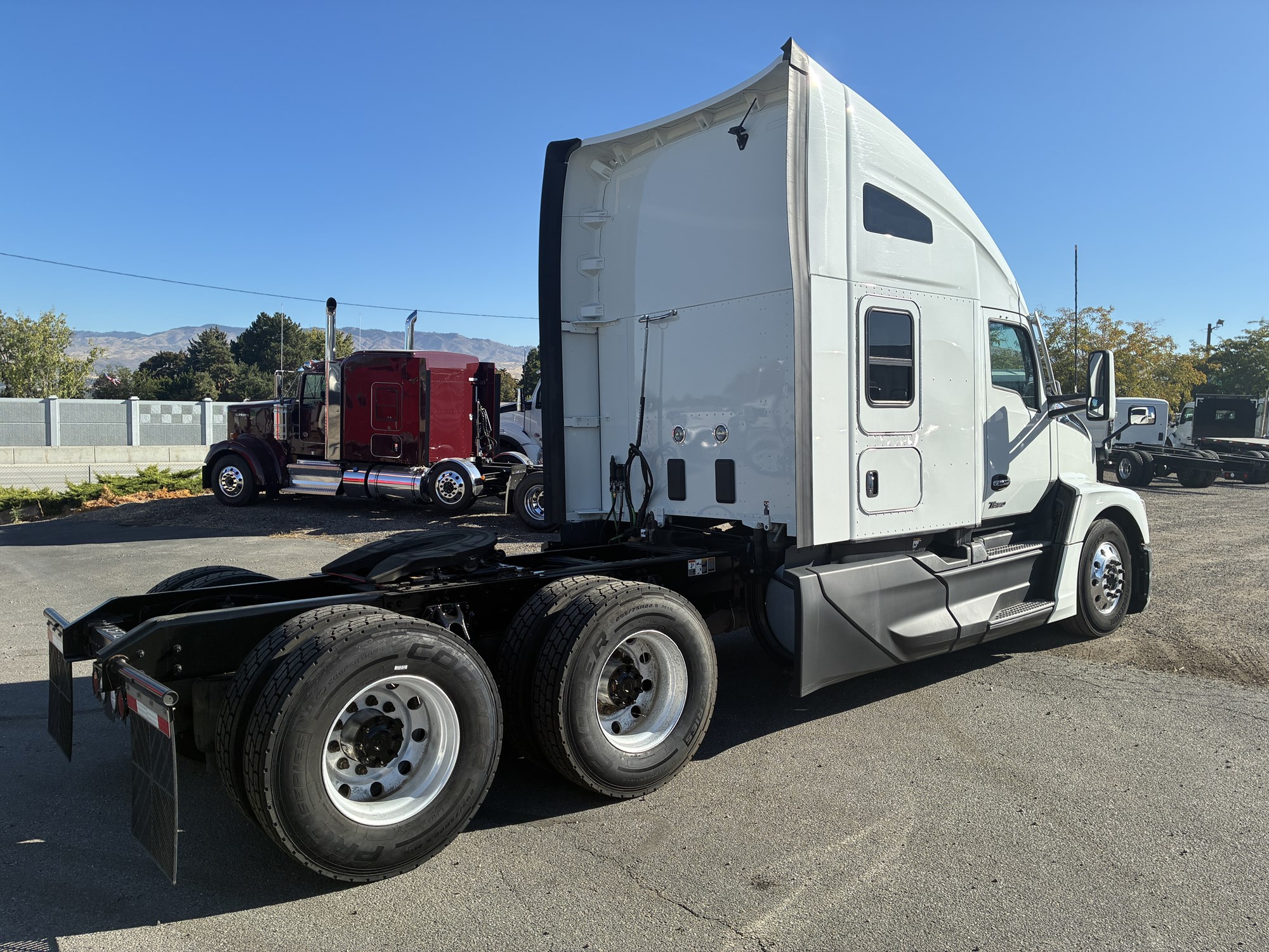 2023 Kenworth T680 Next Gen 2023 Kenworth T680 Next Gen - image 5 of 6