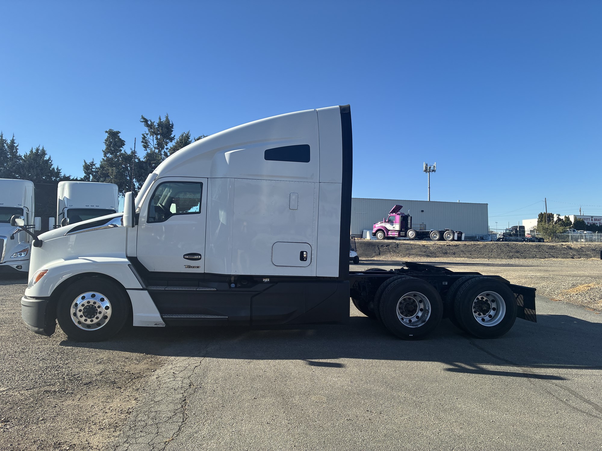 2023 Kenworth T680 Next Gen 2023 Kenworth T680 Next Gen - image 2 of 6