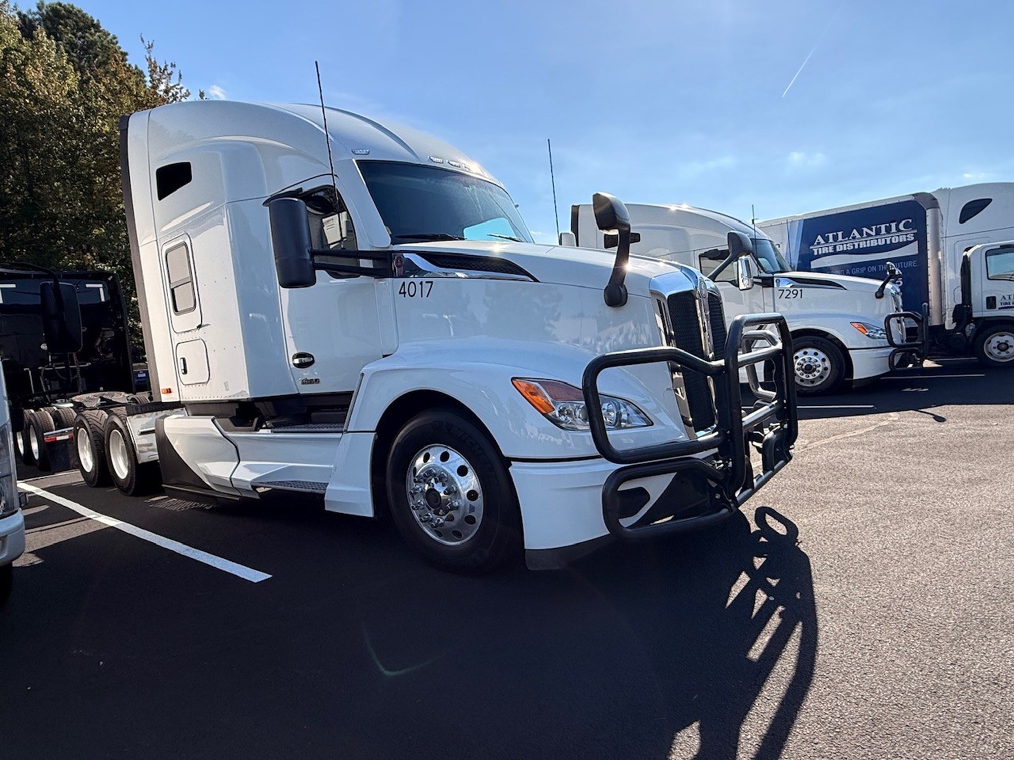 2023 Kenworth T680 2023 Kenworth T680 - image 5 of 6
